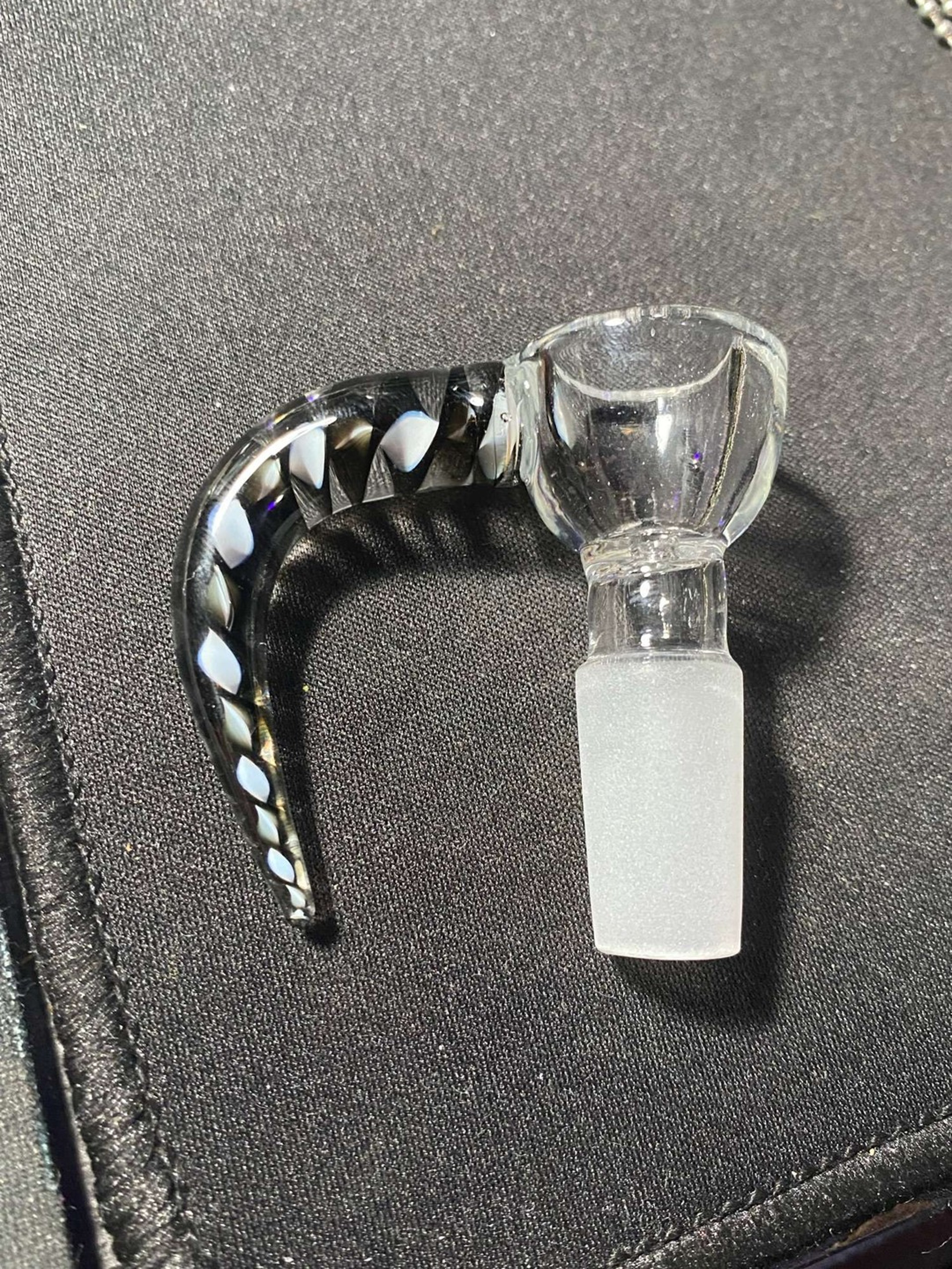 New Black and white horned slide image 0