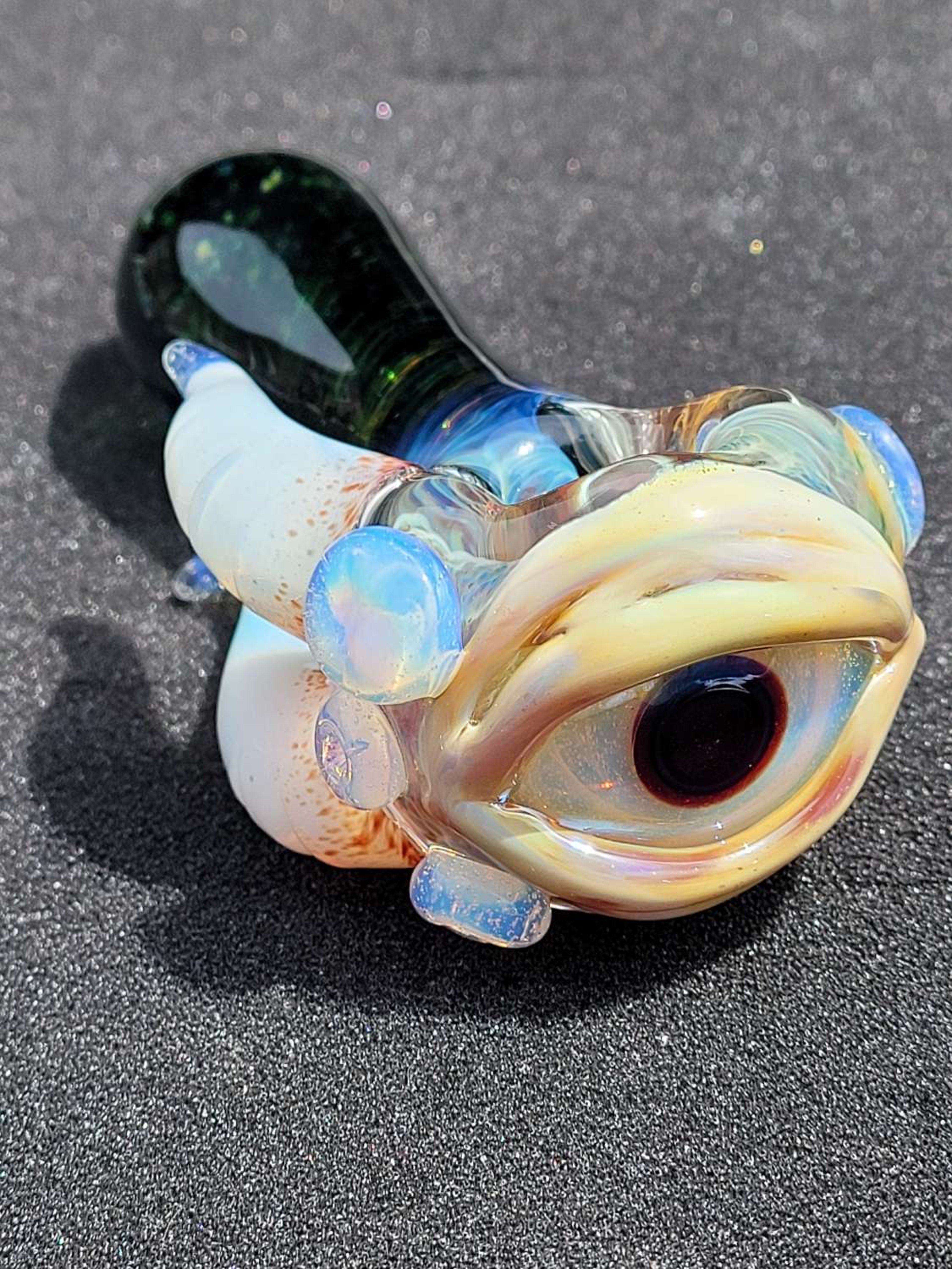 Preview pic of Eye Pipe with Secret White Horns