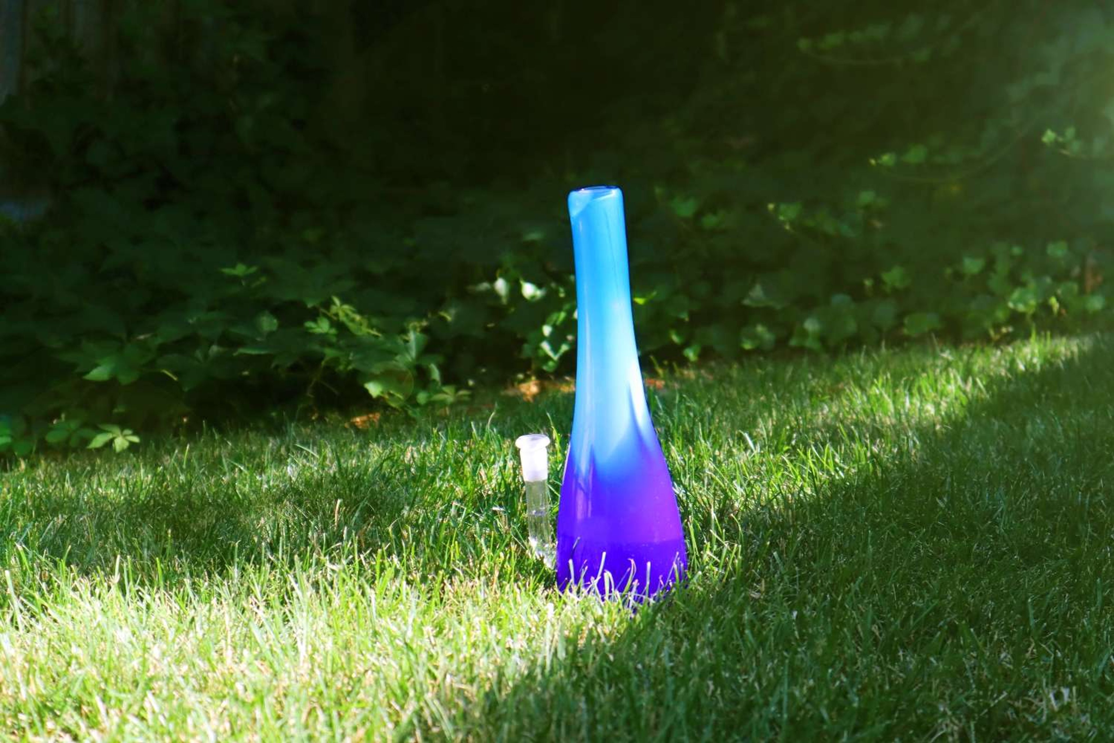 Preview pic of Blue Fade Vase Tall Dab Rig