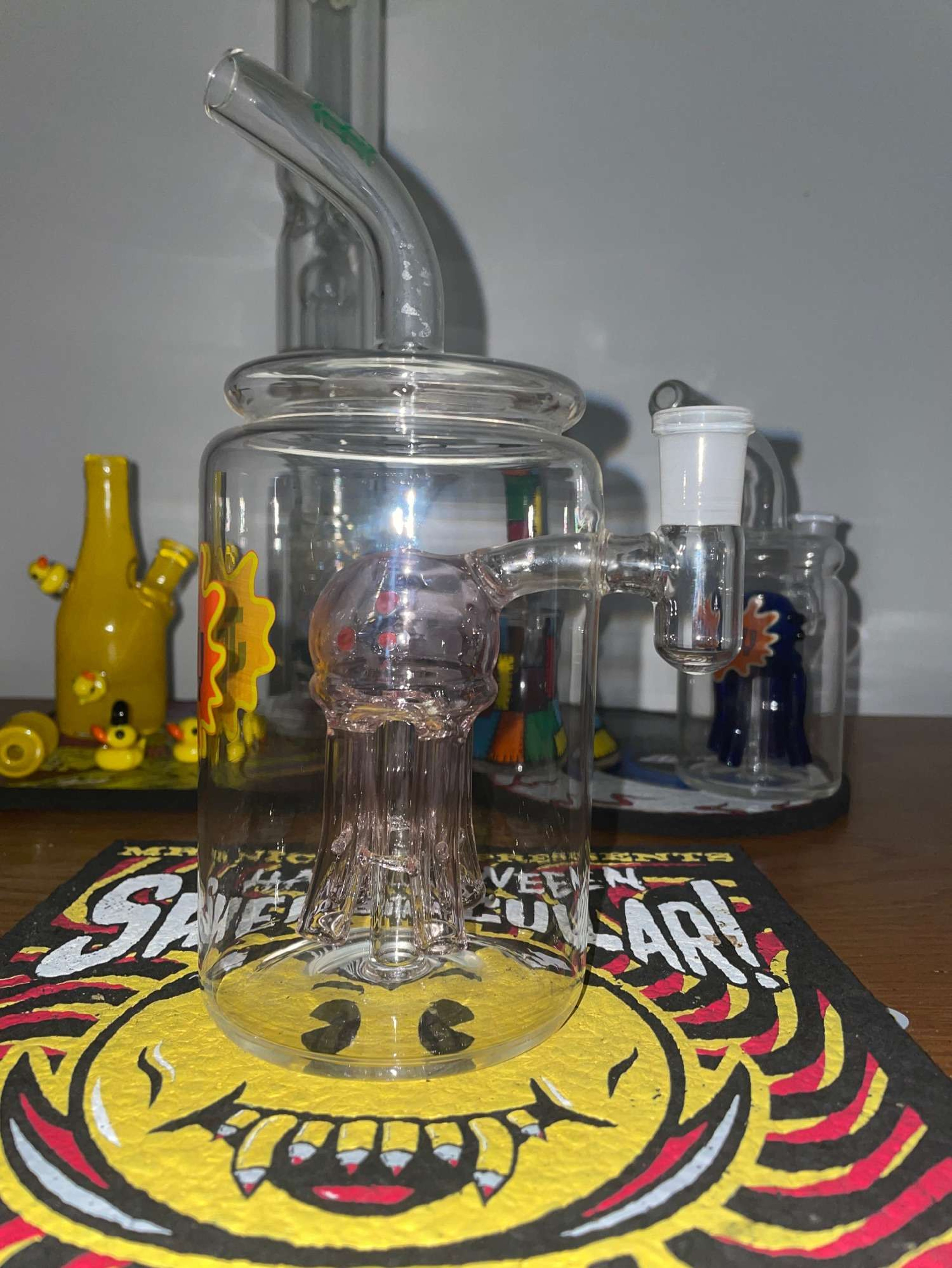 Preview pic of Hemper pink jellyfish bong 