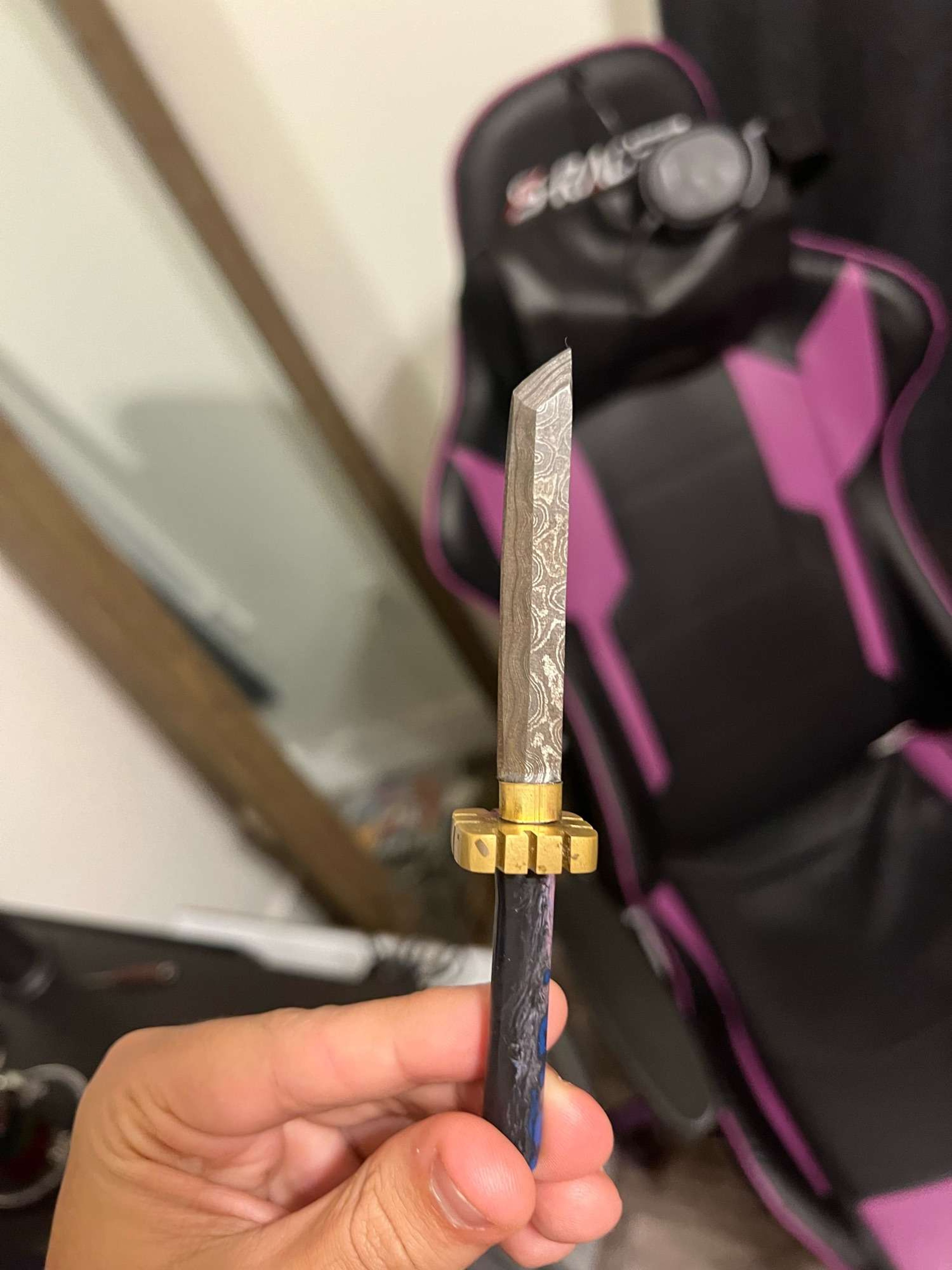 Preview pic of Damascus sword 