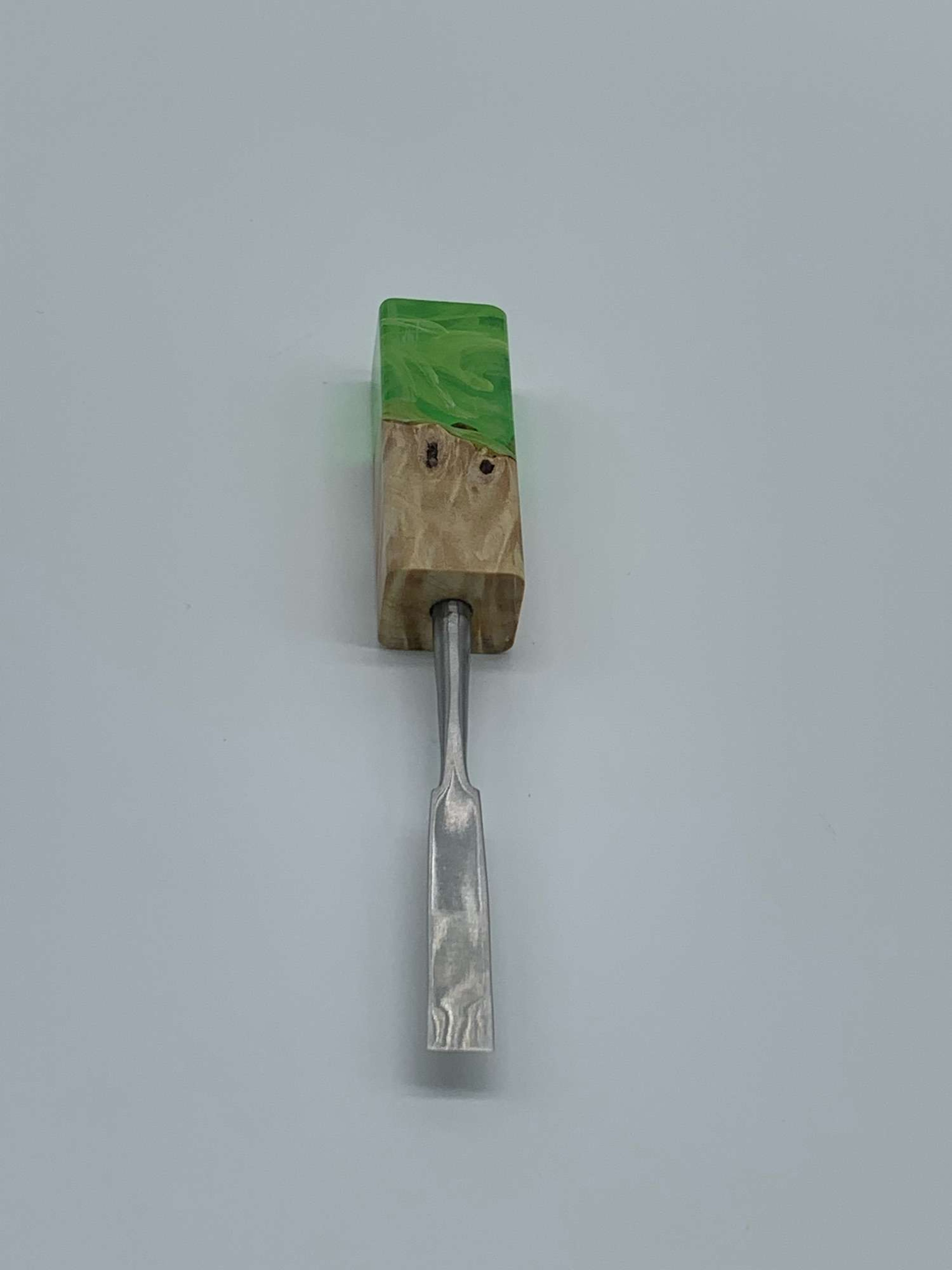 Wood and green resin dab tool image 0