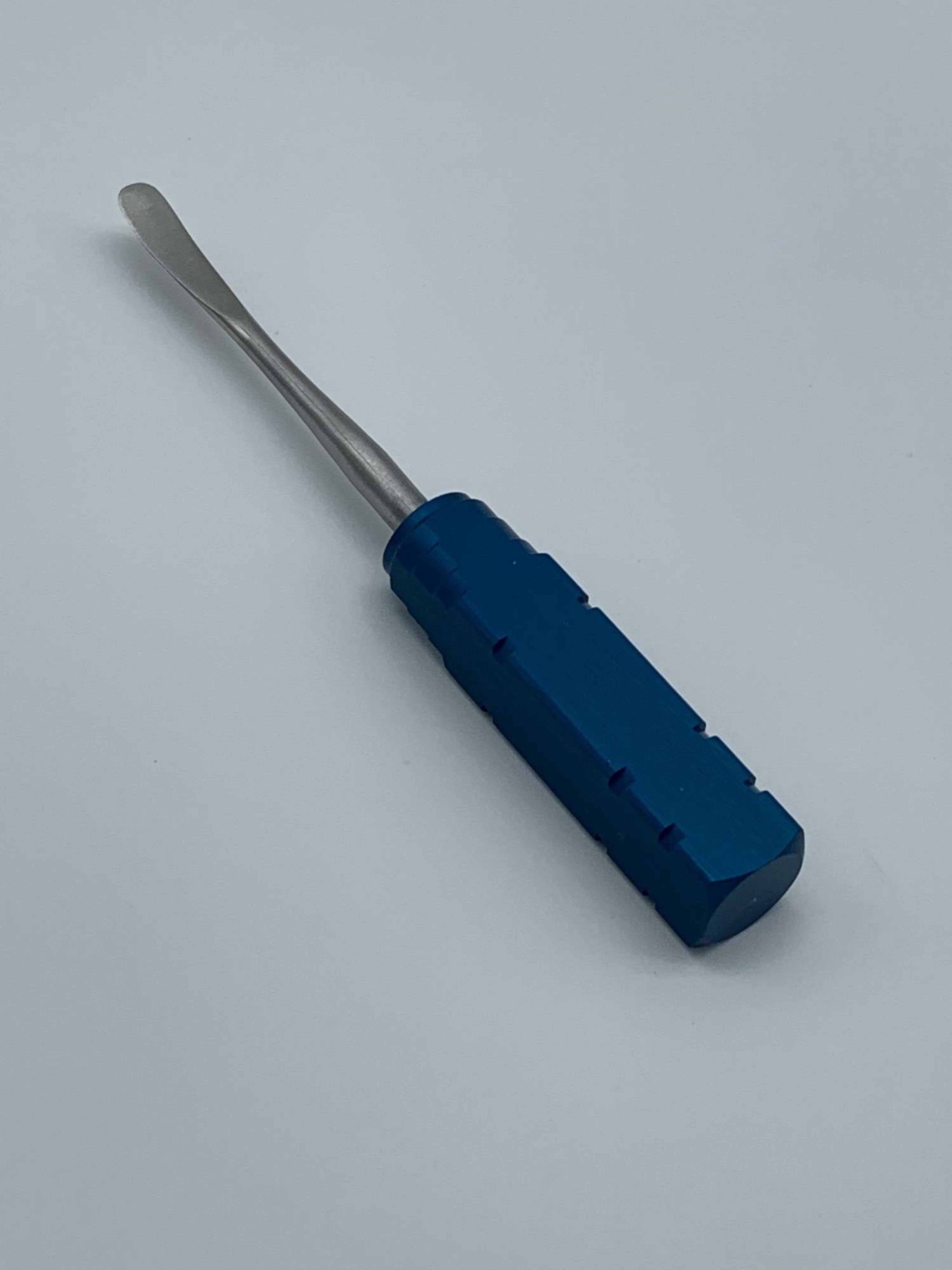 Preview pic of Blue small blade dab tool