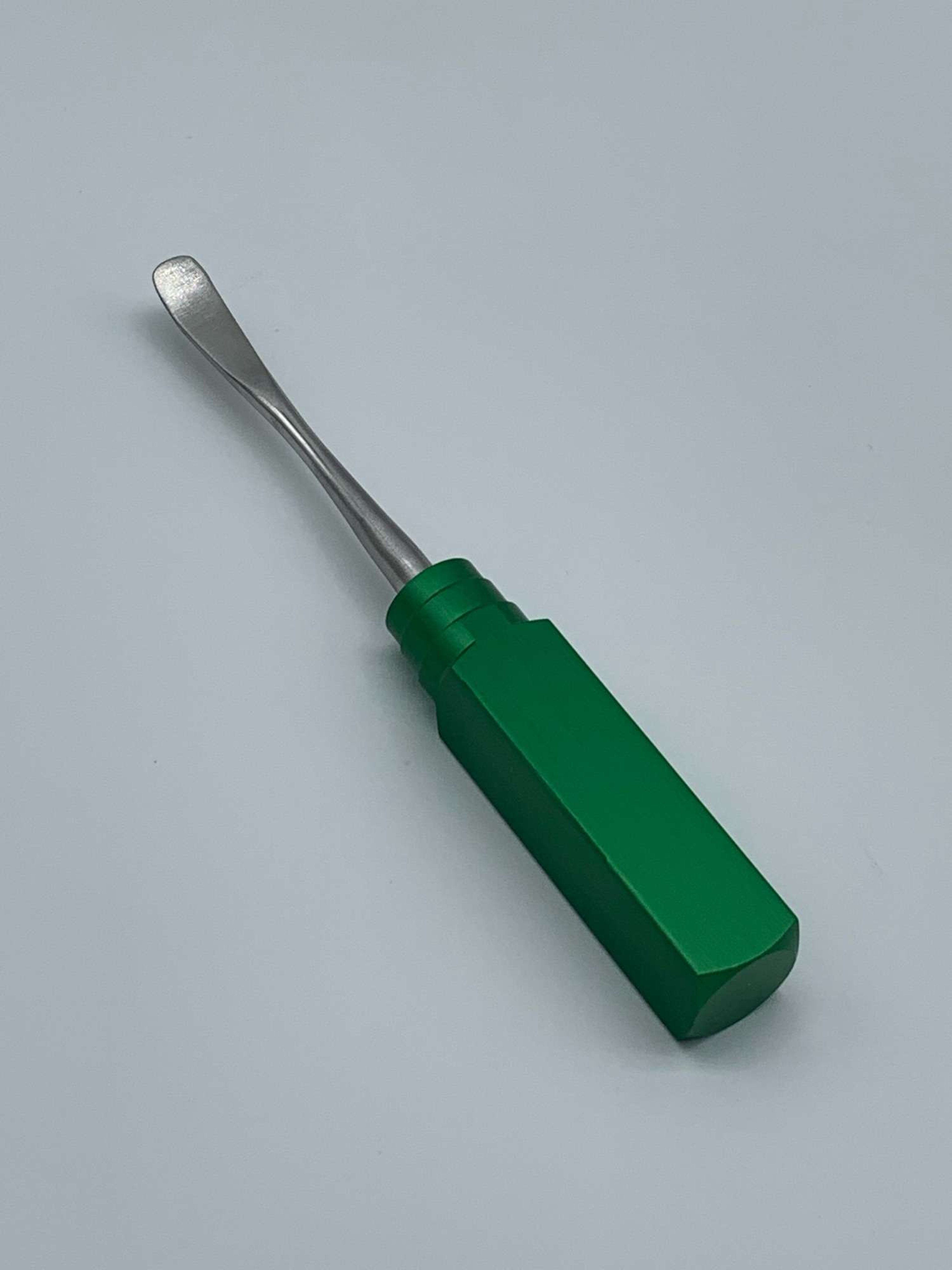 Preview pic of Small blade green dab tool