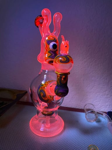 Preview pic of Drewbieglass UV Ball Rig #10