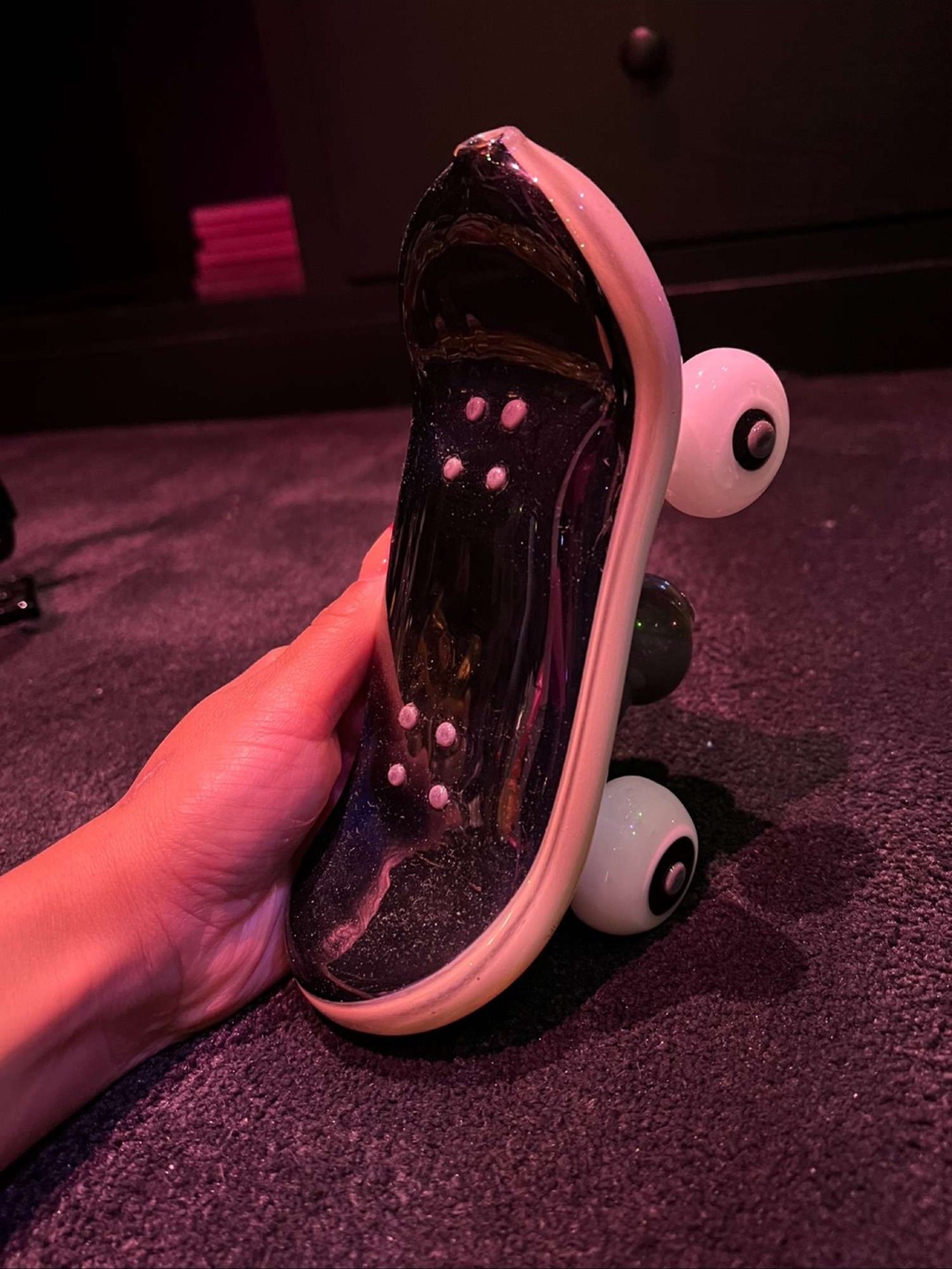 Preview pic of Niko Gray stakeboars bubbler 