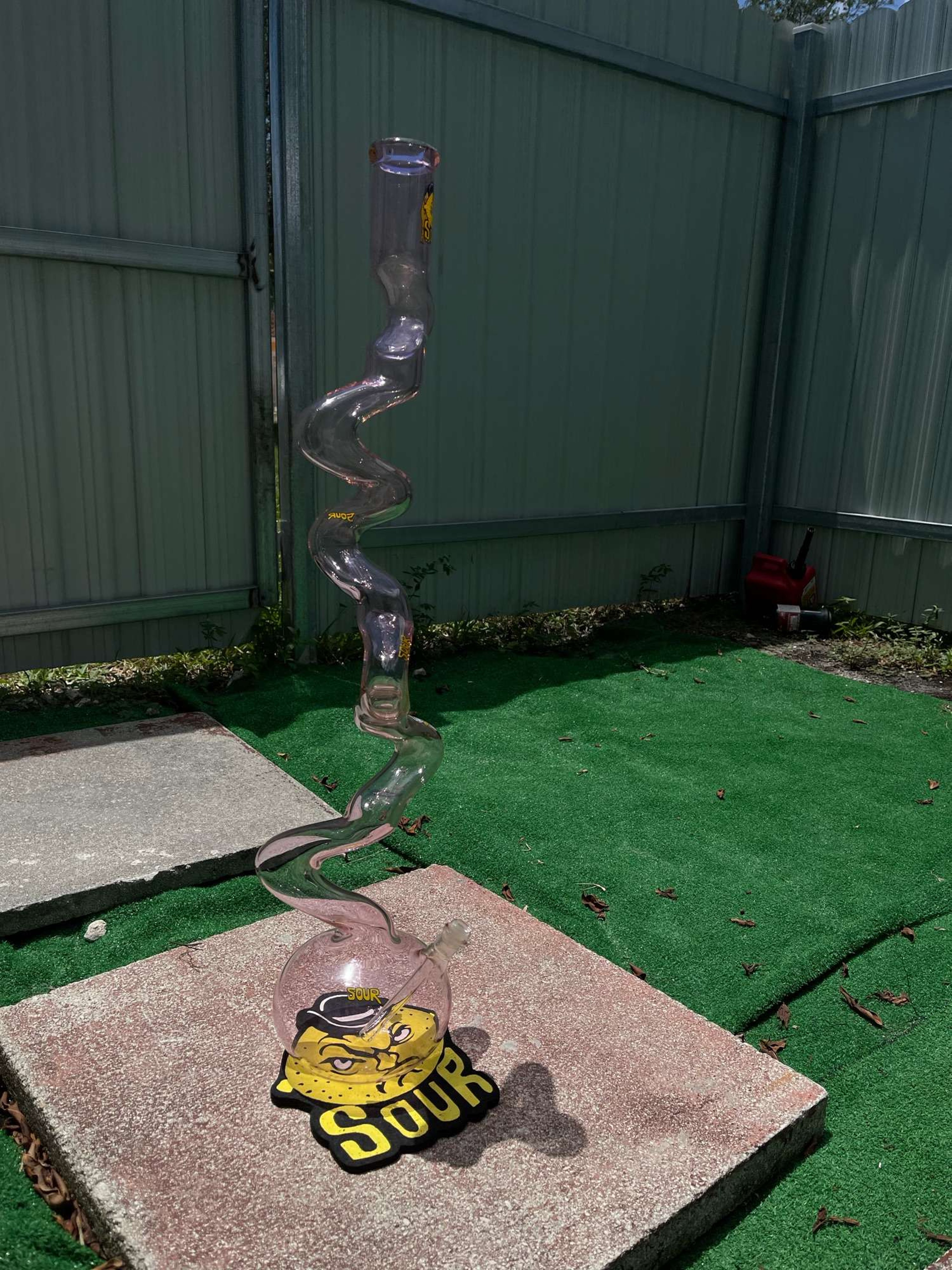 Sour glass image 0