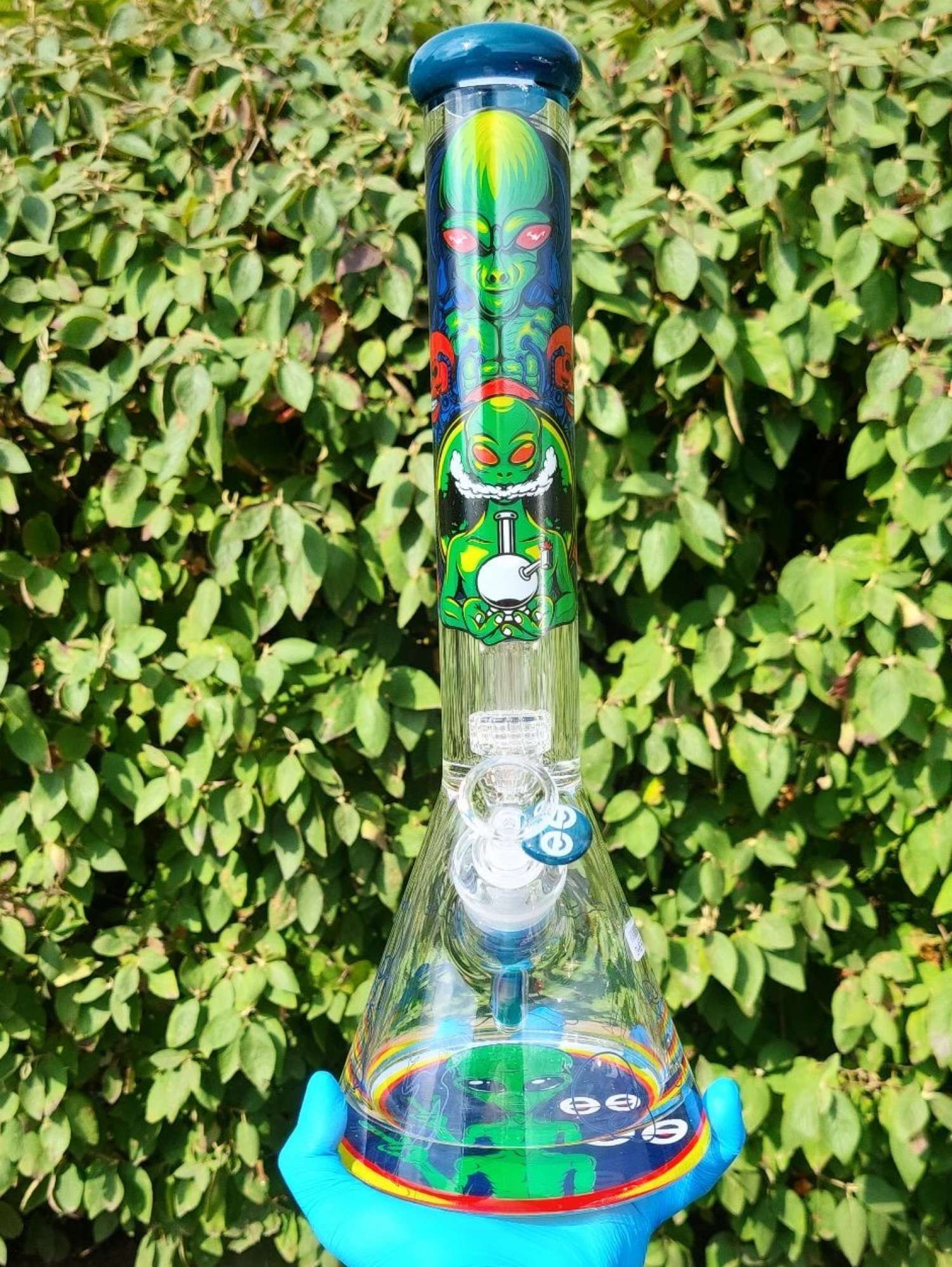 Preview pic of Cheech thick beaker - Alien