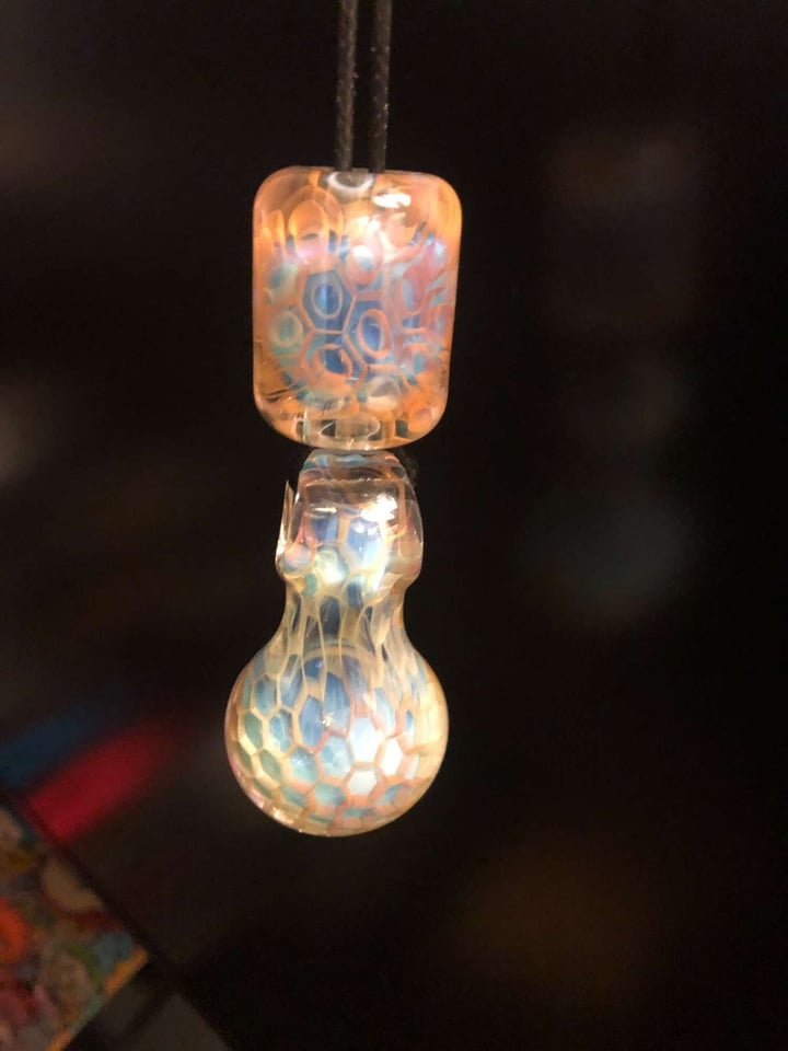 Teurfs pendant and bead Image