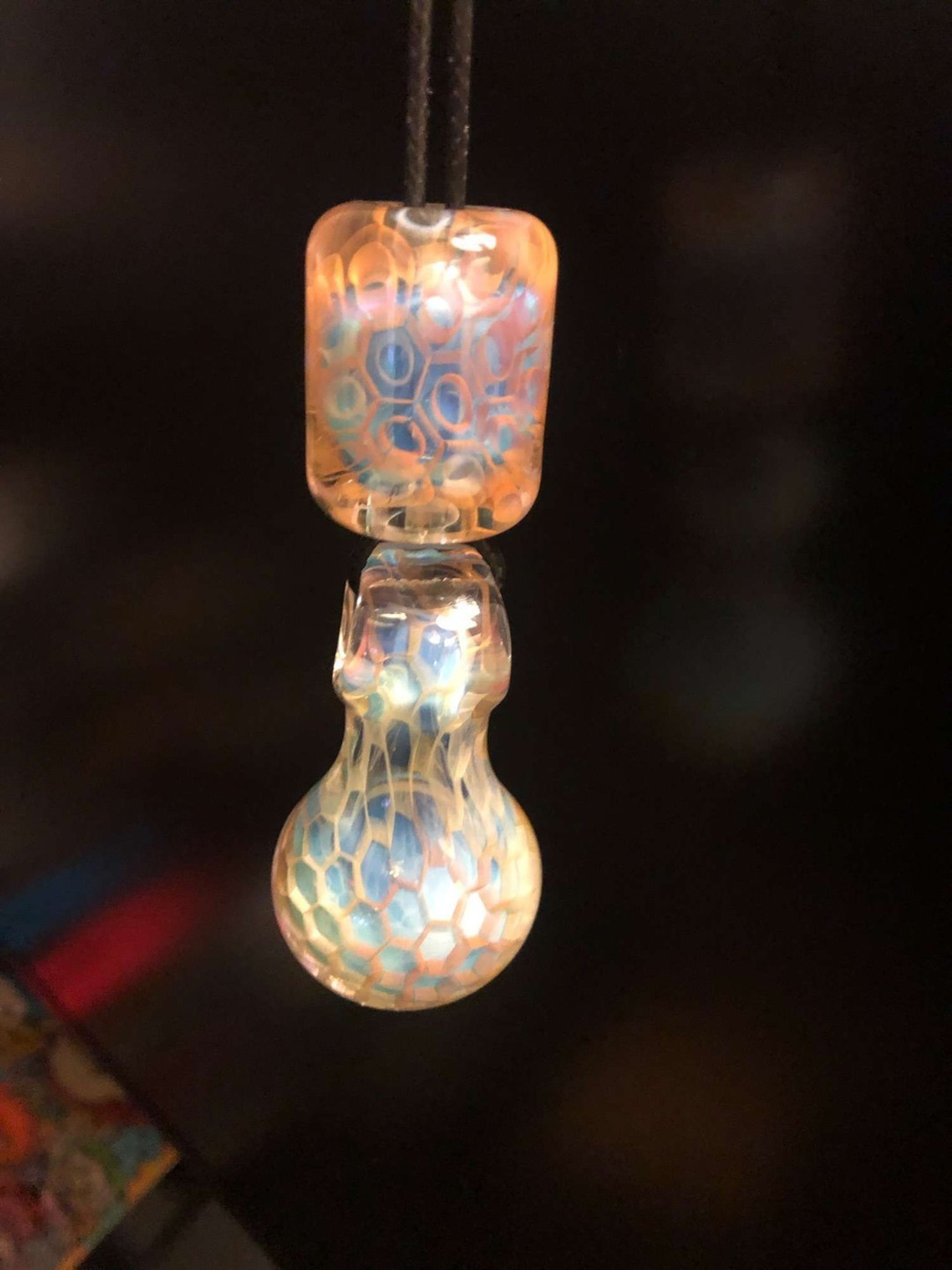 Teurfs pendant and bead image 0