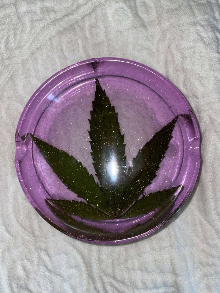 circular resin ashtray in grape Image 2