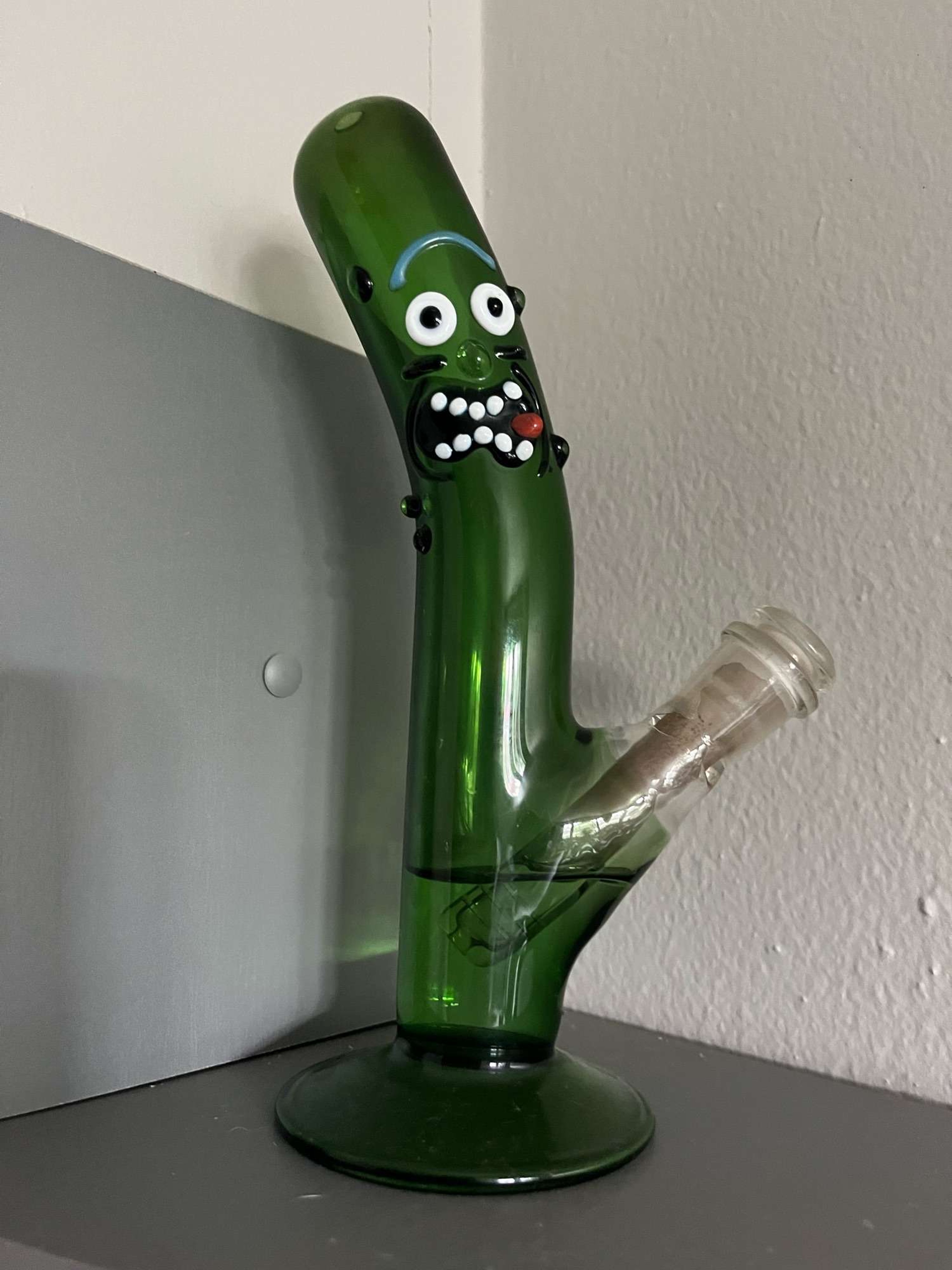 Preview pic of Pickle Rick Water Pipe