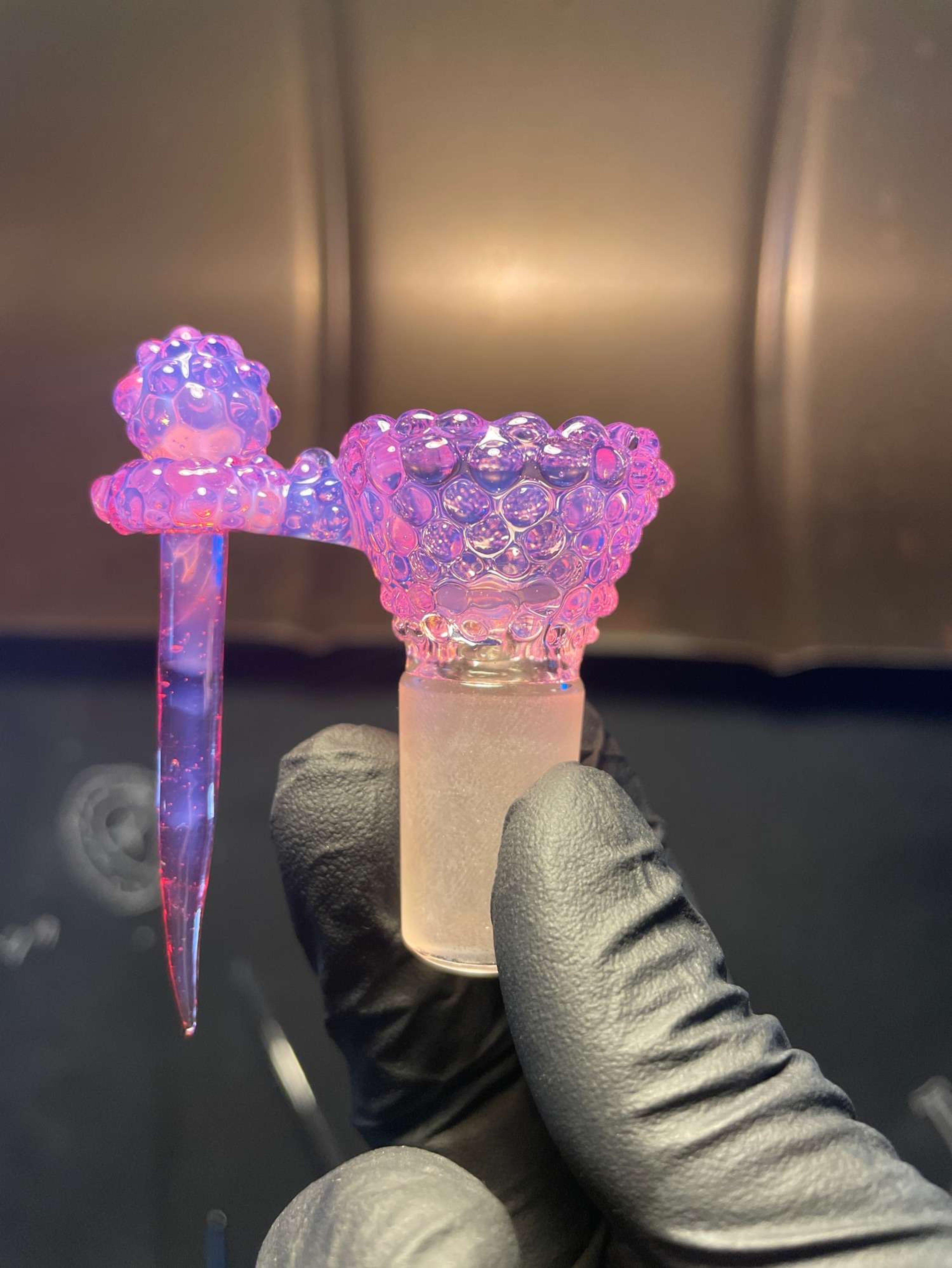Preview pic of UreGlass 18mm 4hole infected slide