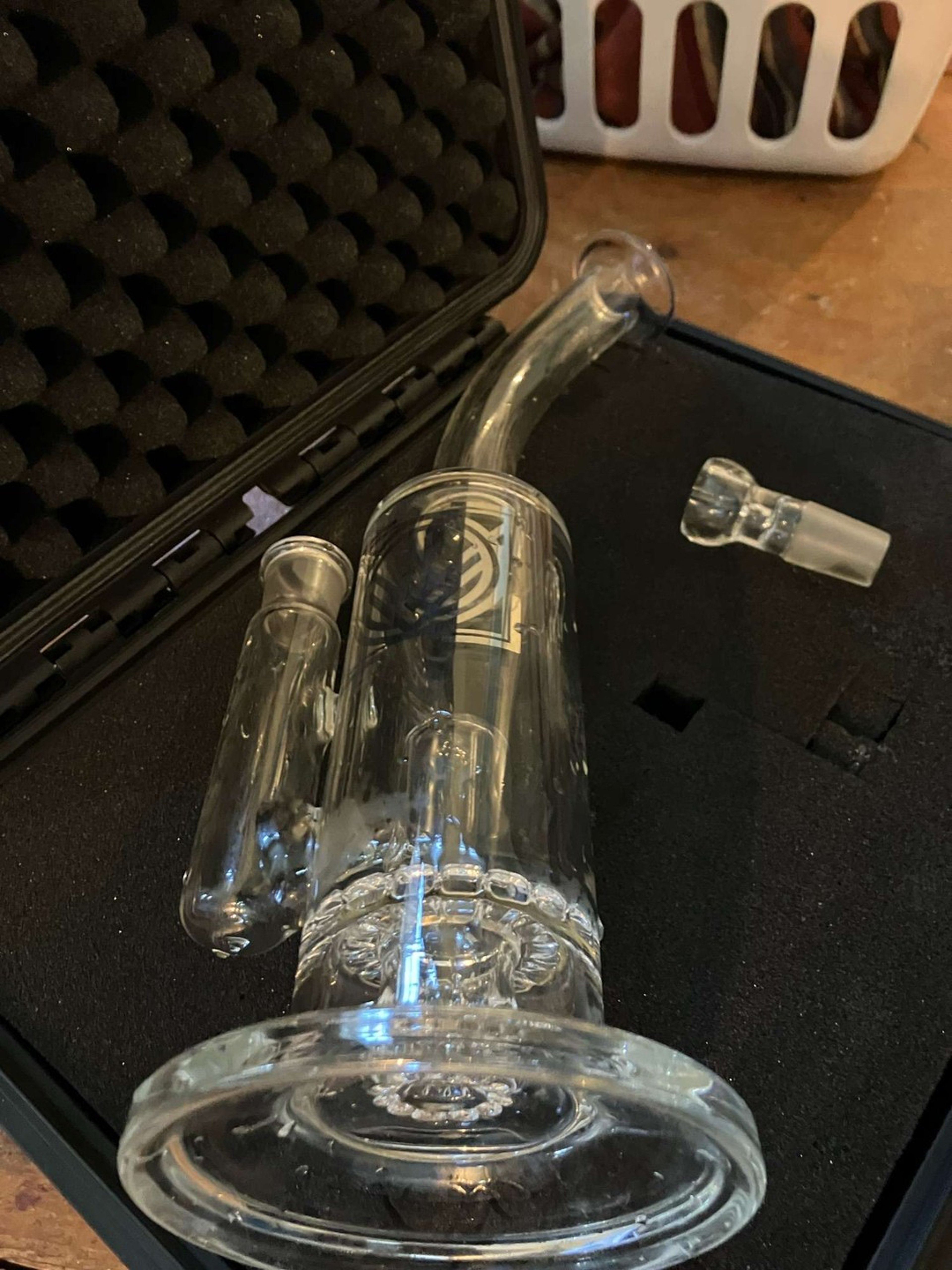 Preview pic of Licit bubbler and hard case 