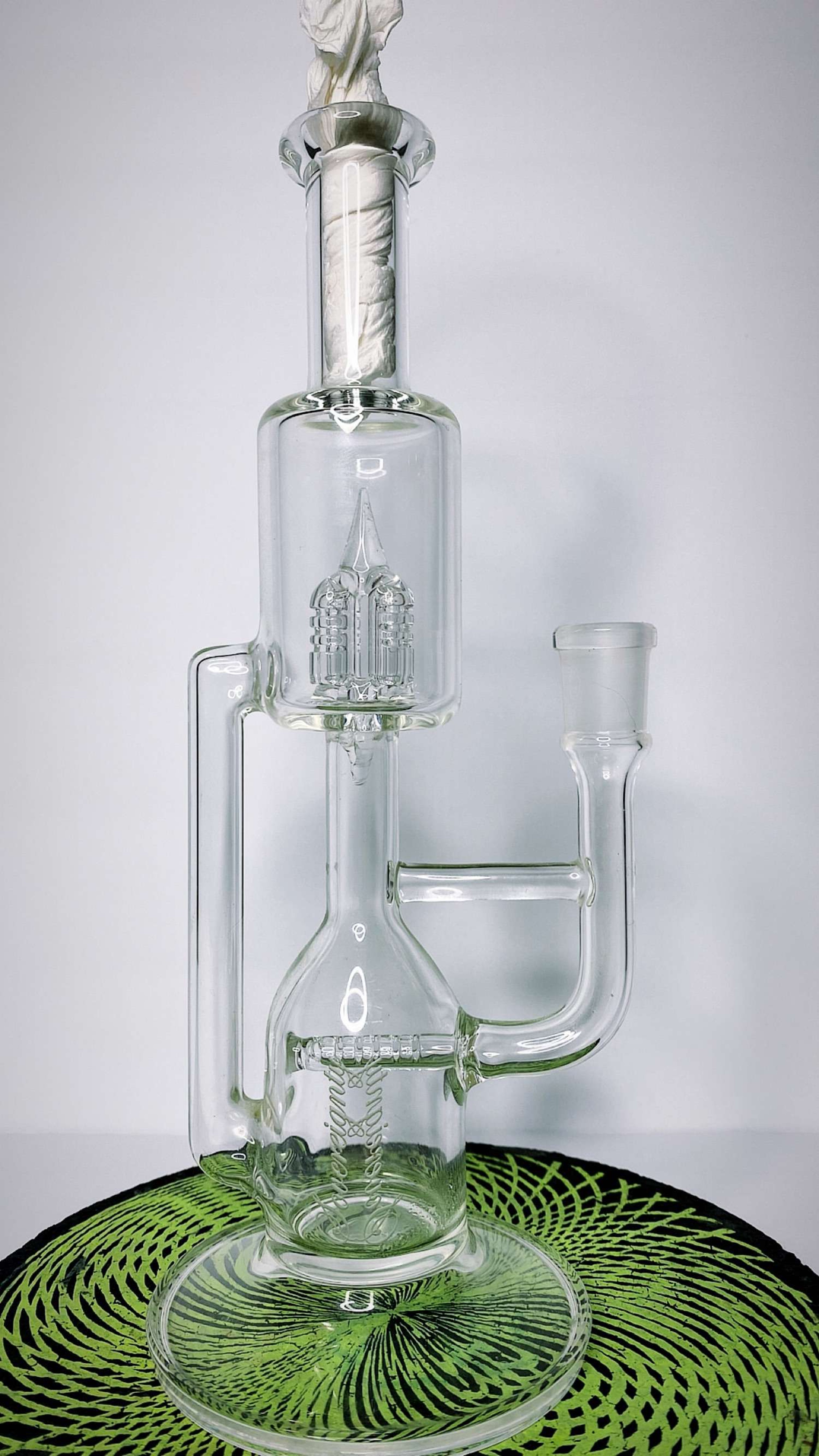 Preview pic of Sovereignty glass hornet recycler 