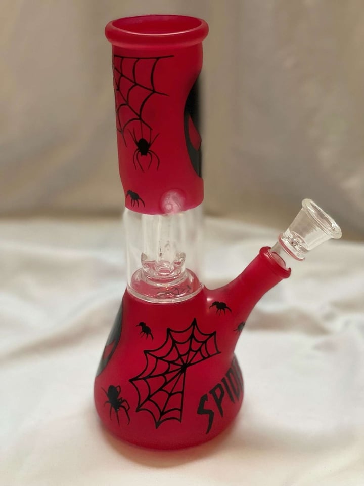 Spiderman 8” Pyrex Glass Bong Image 4