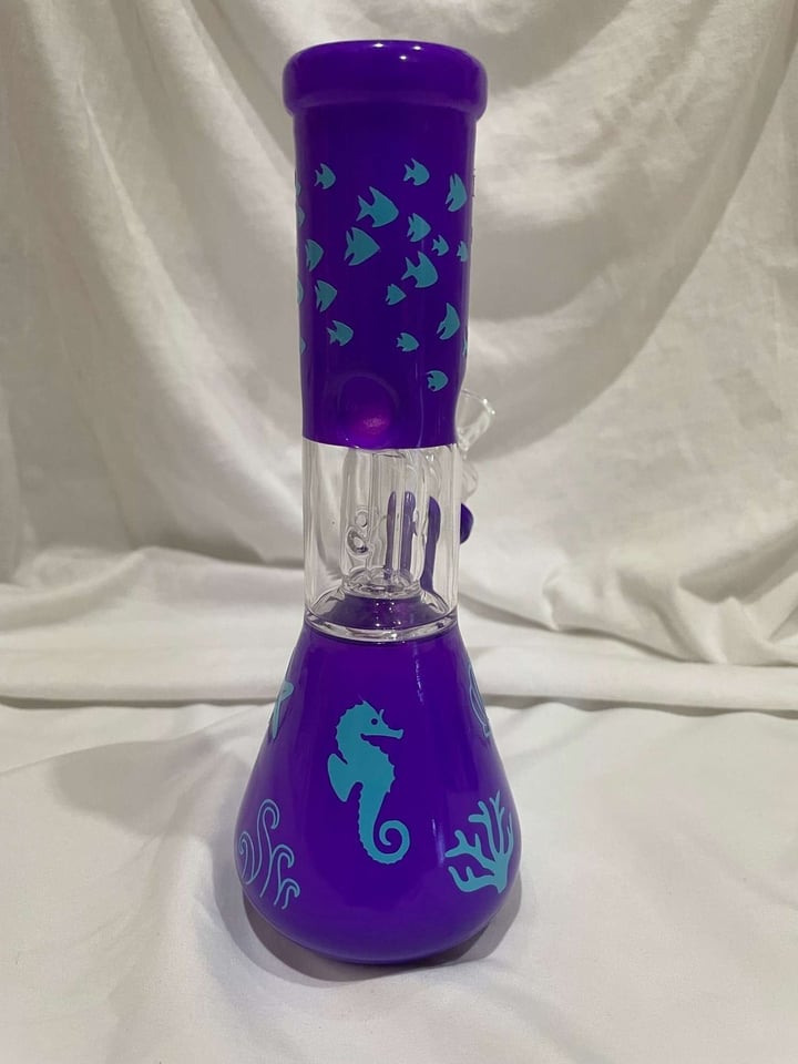 Mermaid 9” Pyrex Glass Bong Image 3