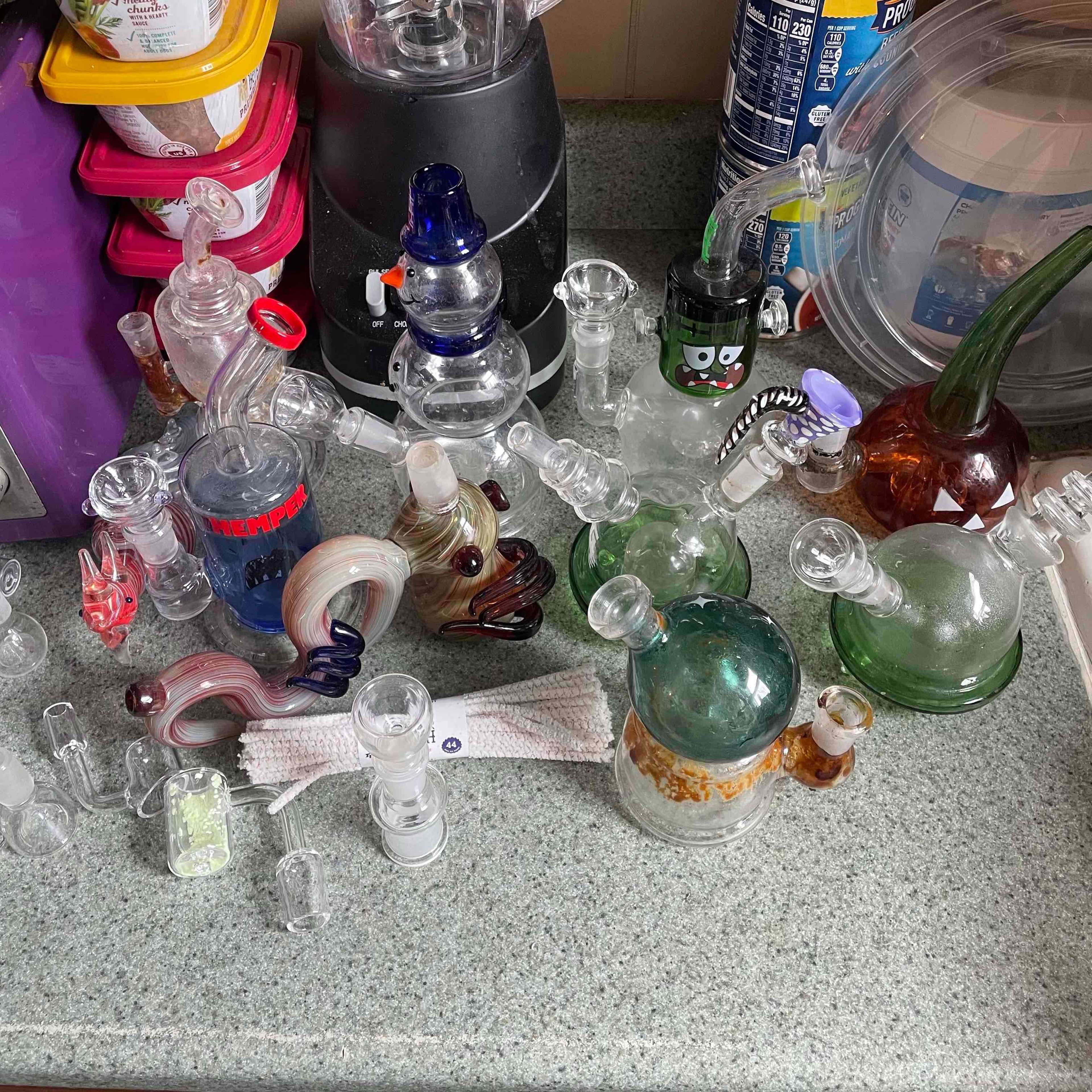 Preview pic of Assorted Hemper Pieces