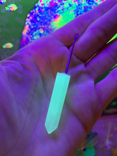 Preview pic of Crystal Tool/Poker (Glow in the Dark)