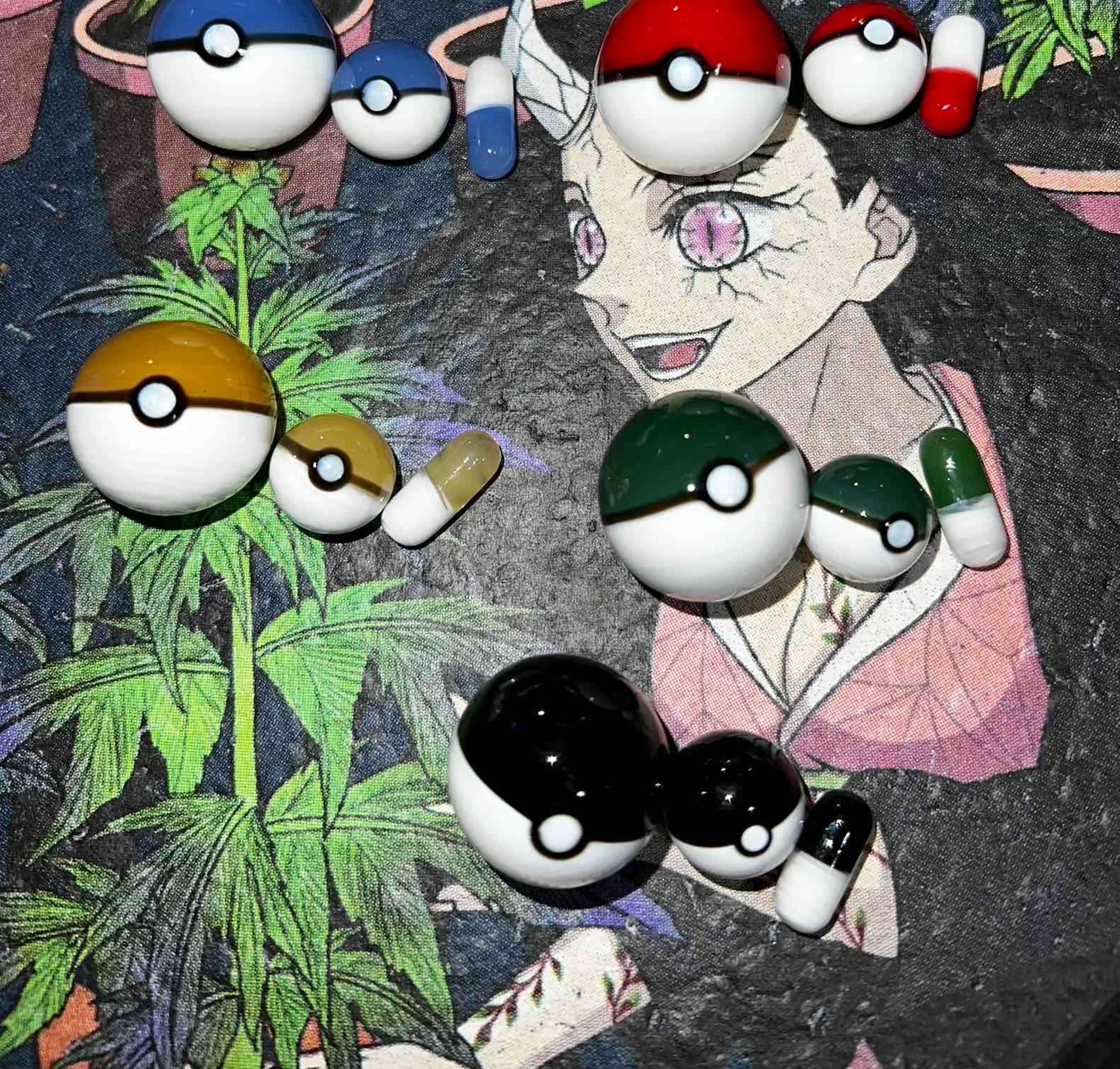 Preview pic of pokeball sets