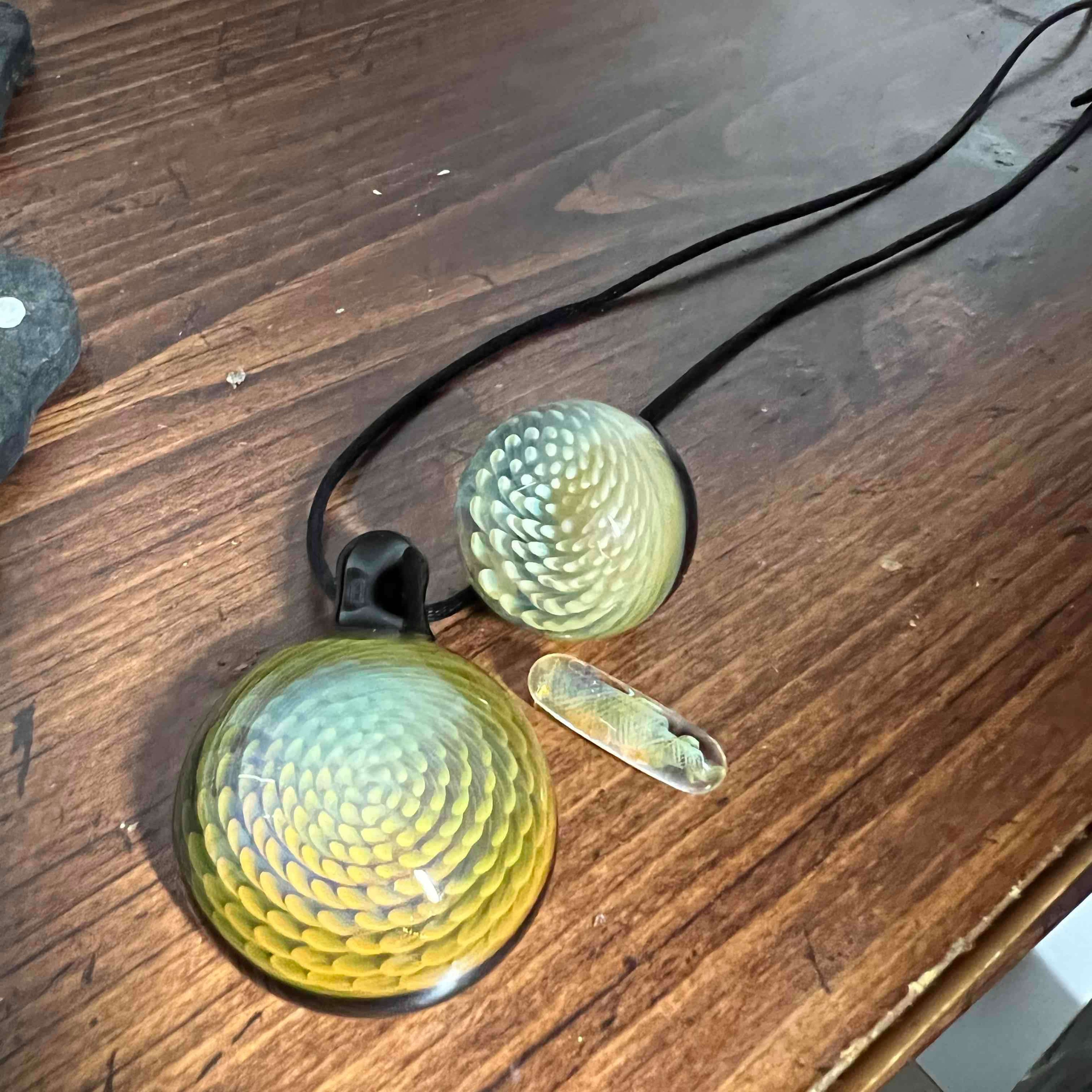 Preview pic of Altierglass pendant and slurper set 