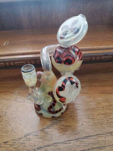 Preview pic of Nes glass tiger recycler