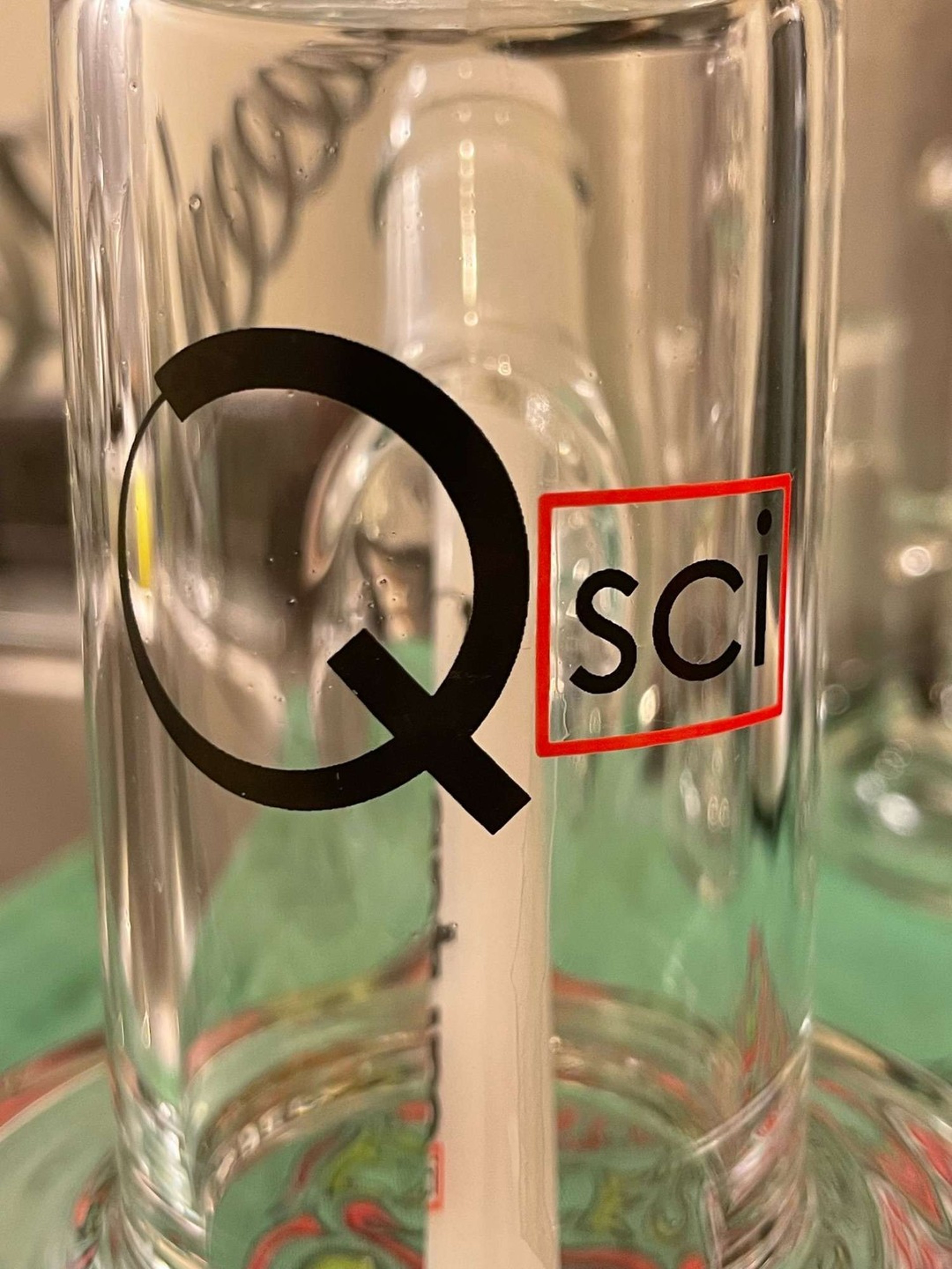 Preview pic of Clear QuantumSci Bong w/ Removable White Matrix Downstem 