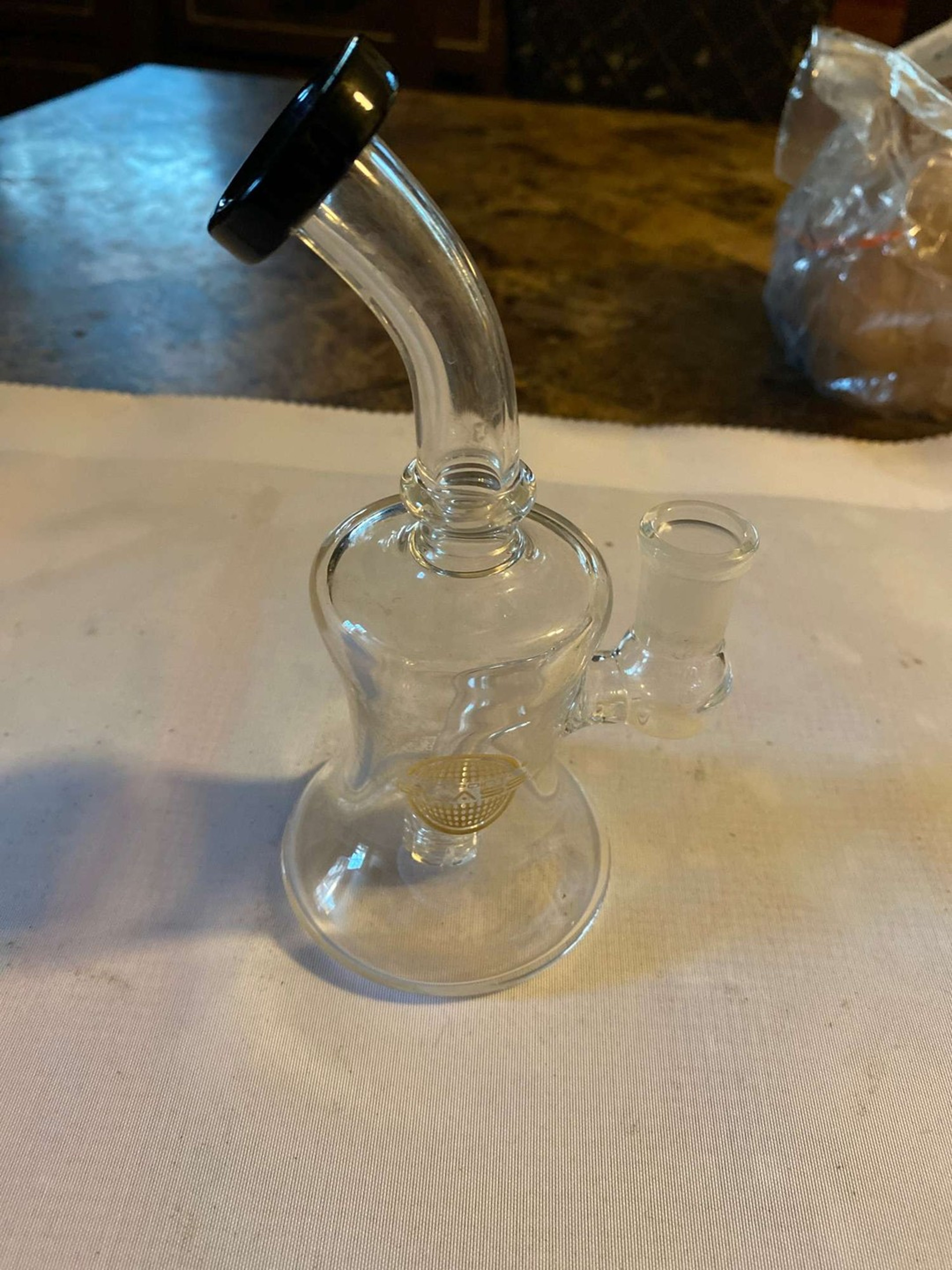 Black clean bong  image 0