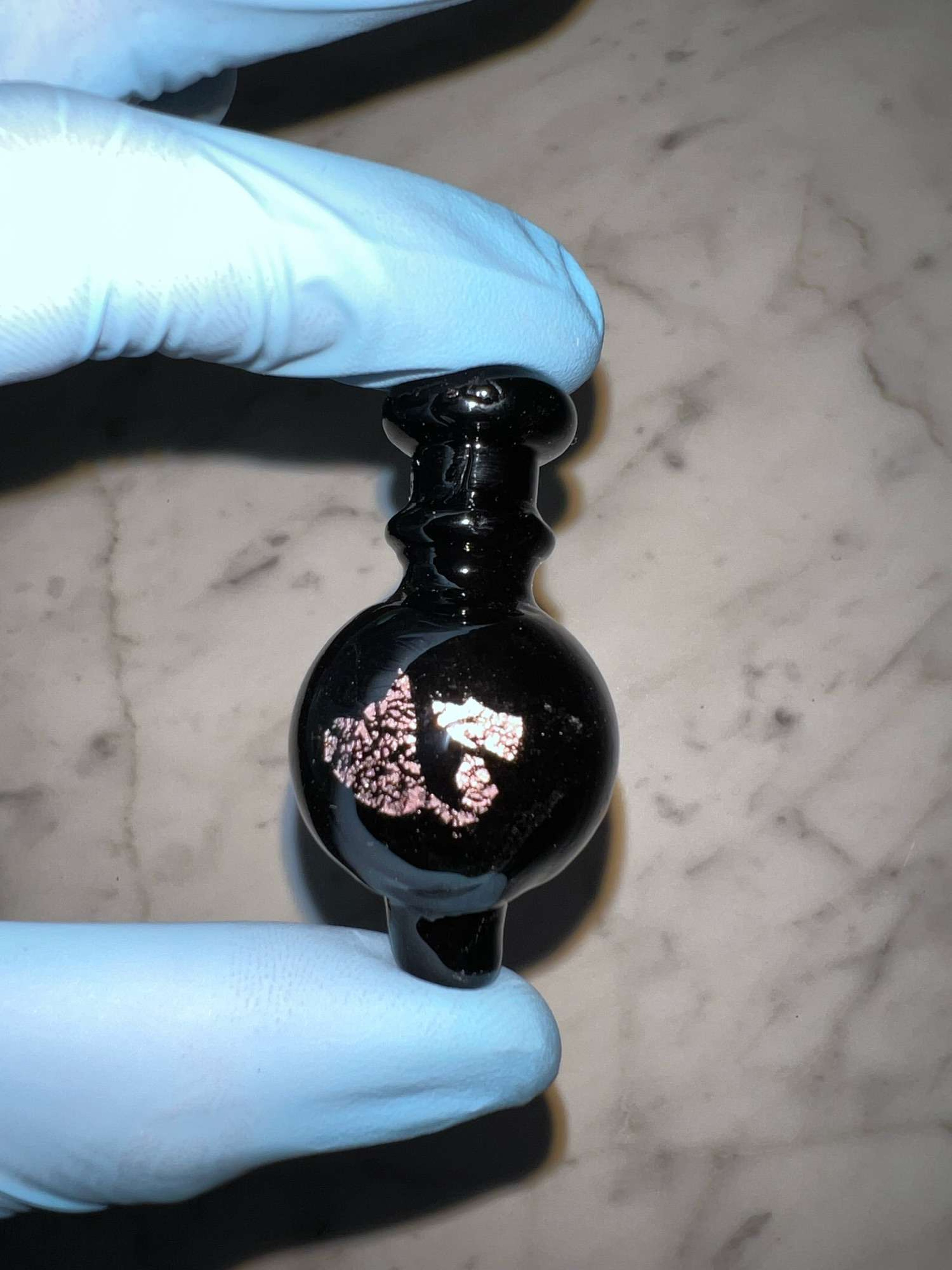 Preview pic of Bubble Carb Cap w Pink Dichro Spots