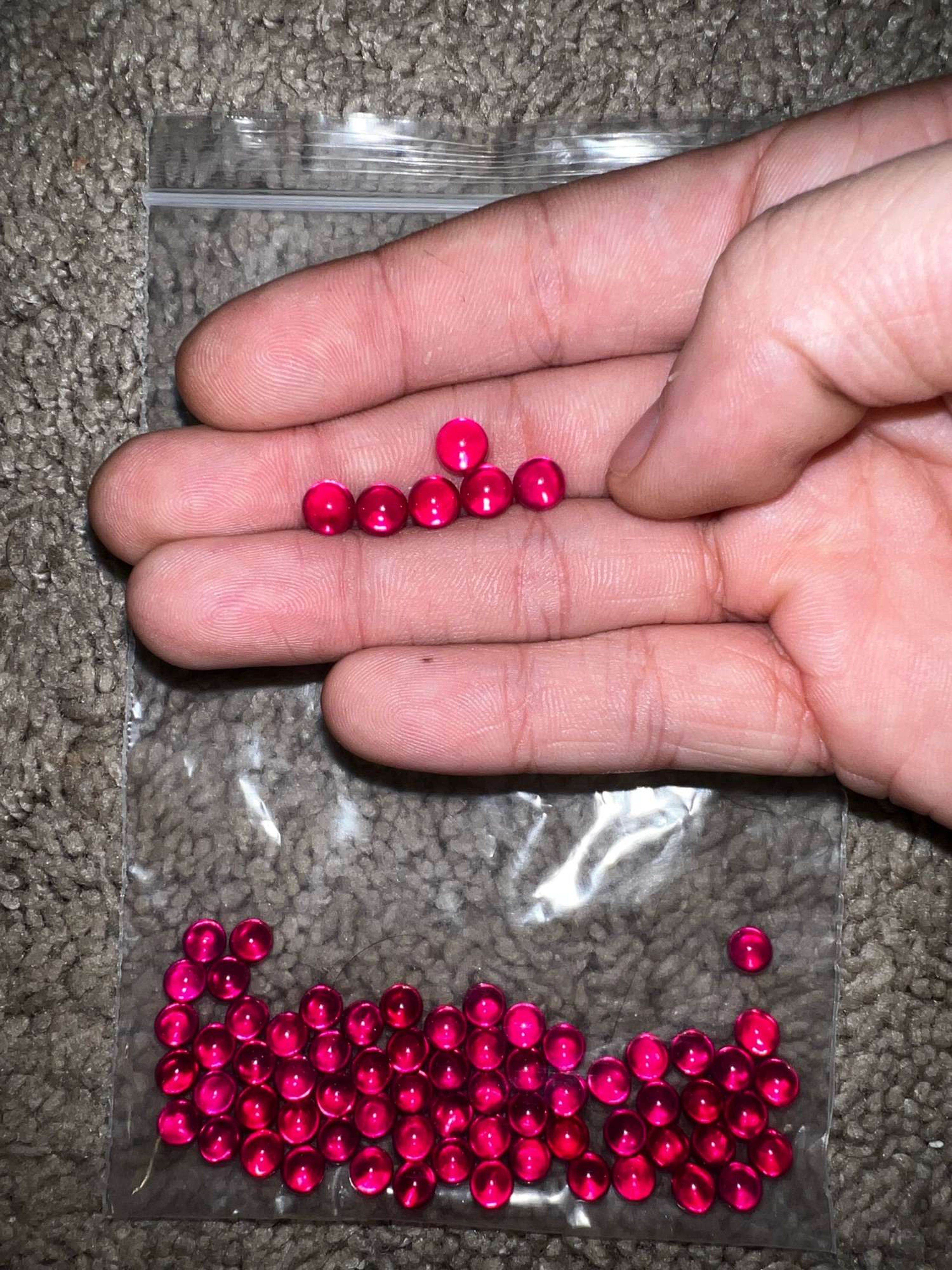 Preview pic of uv ruby pearls