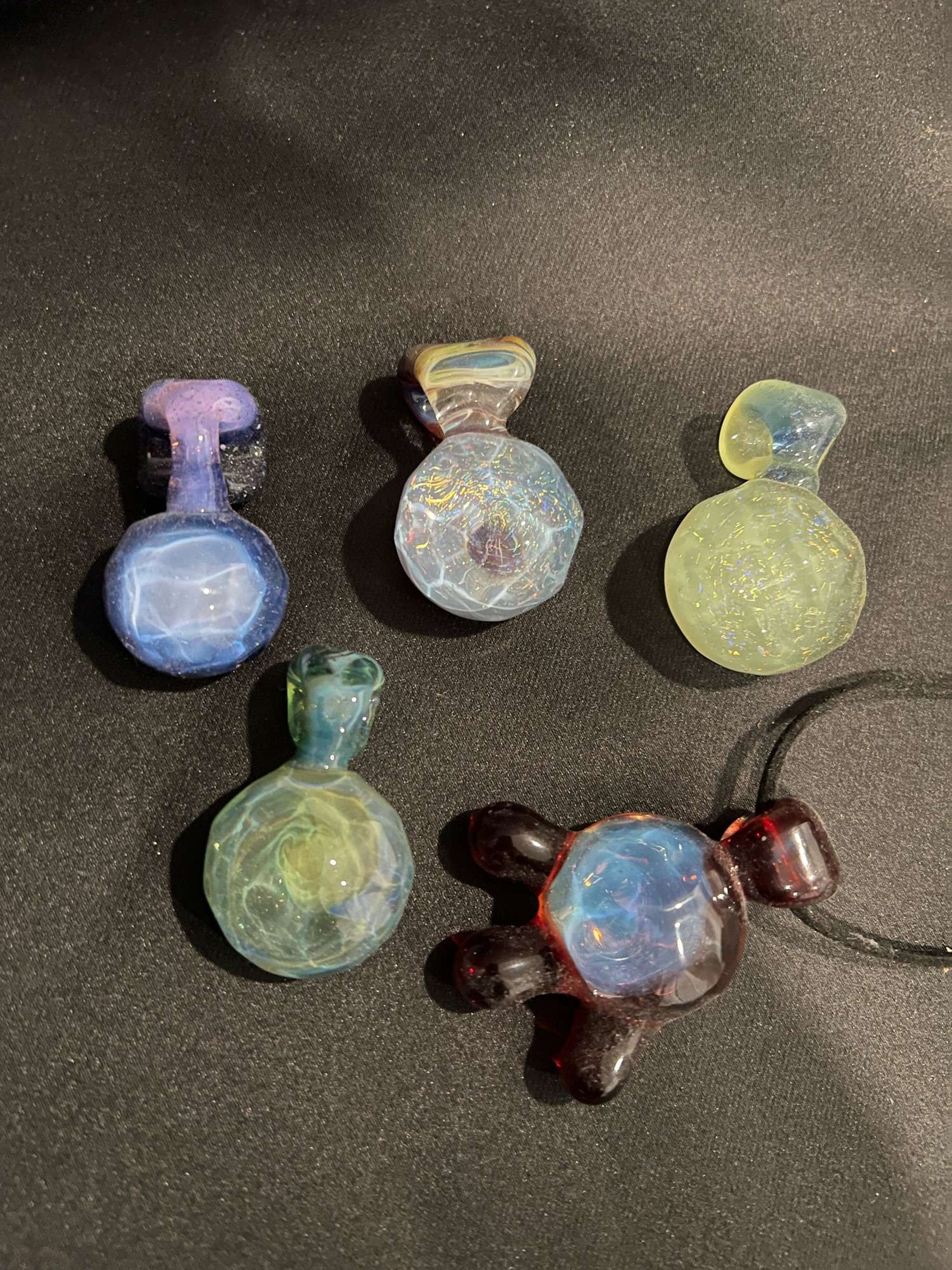 Pendants image 0