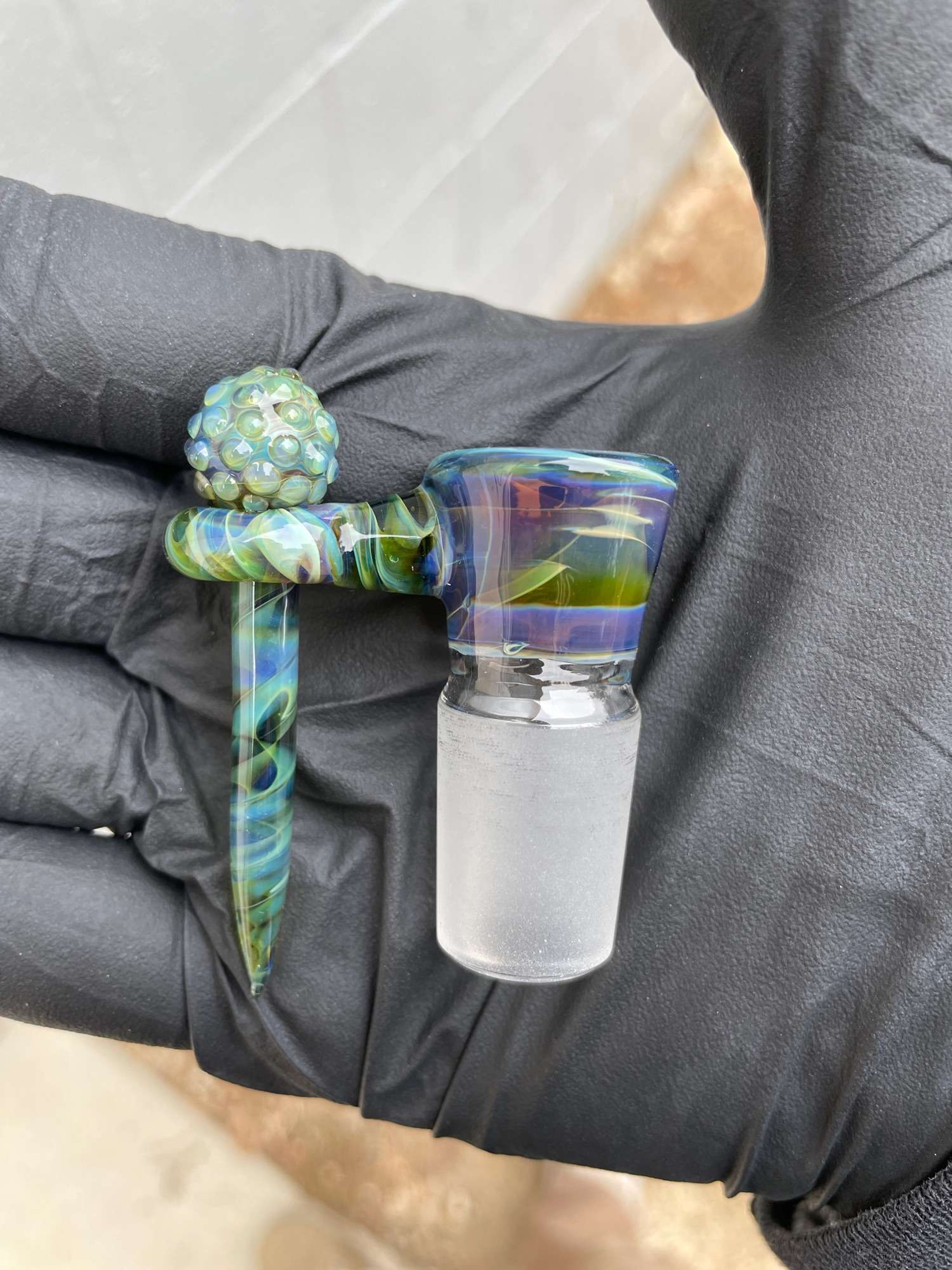 Preview pic of Ureglass 18mm 4 hole w/ poker