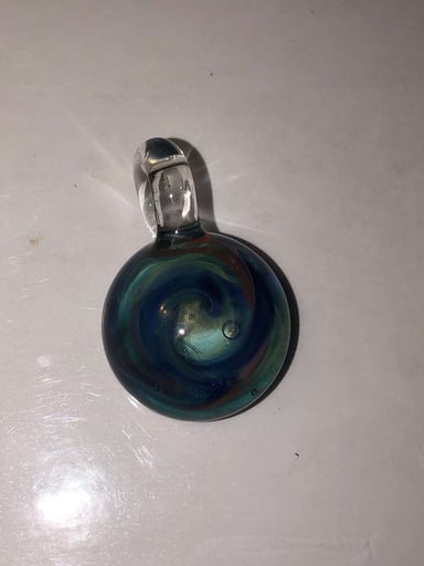 Preview pic of Swirly pendant 