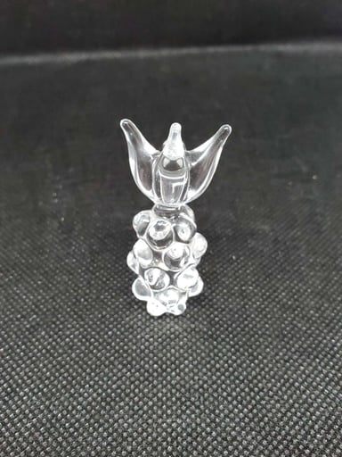 Preview pic of Goose Glass Pineapple Pendy