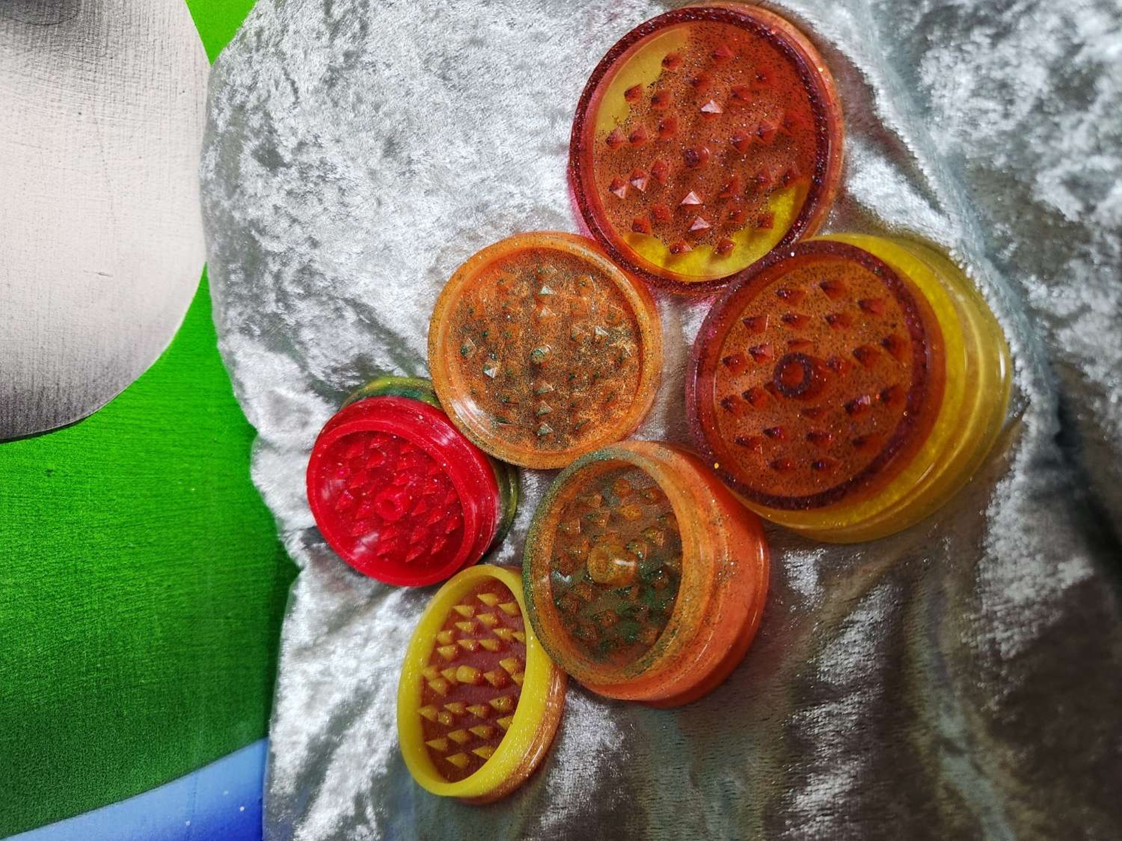 Preview pic of Resin grinders all types of colors