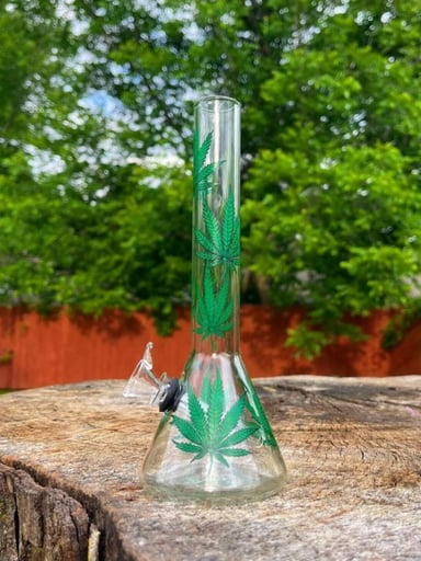 Preview pic of 7" Green  Leaf Pattern Water Bong Pipe

