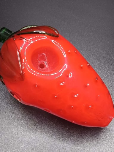 Preview pic of Strawberry Pipe 