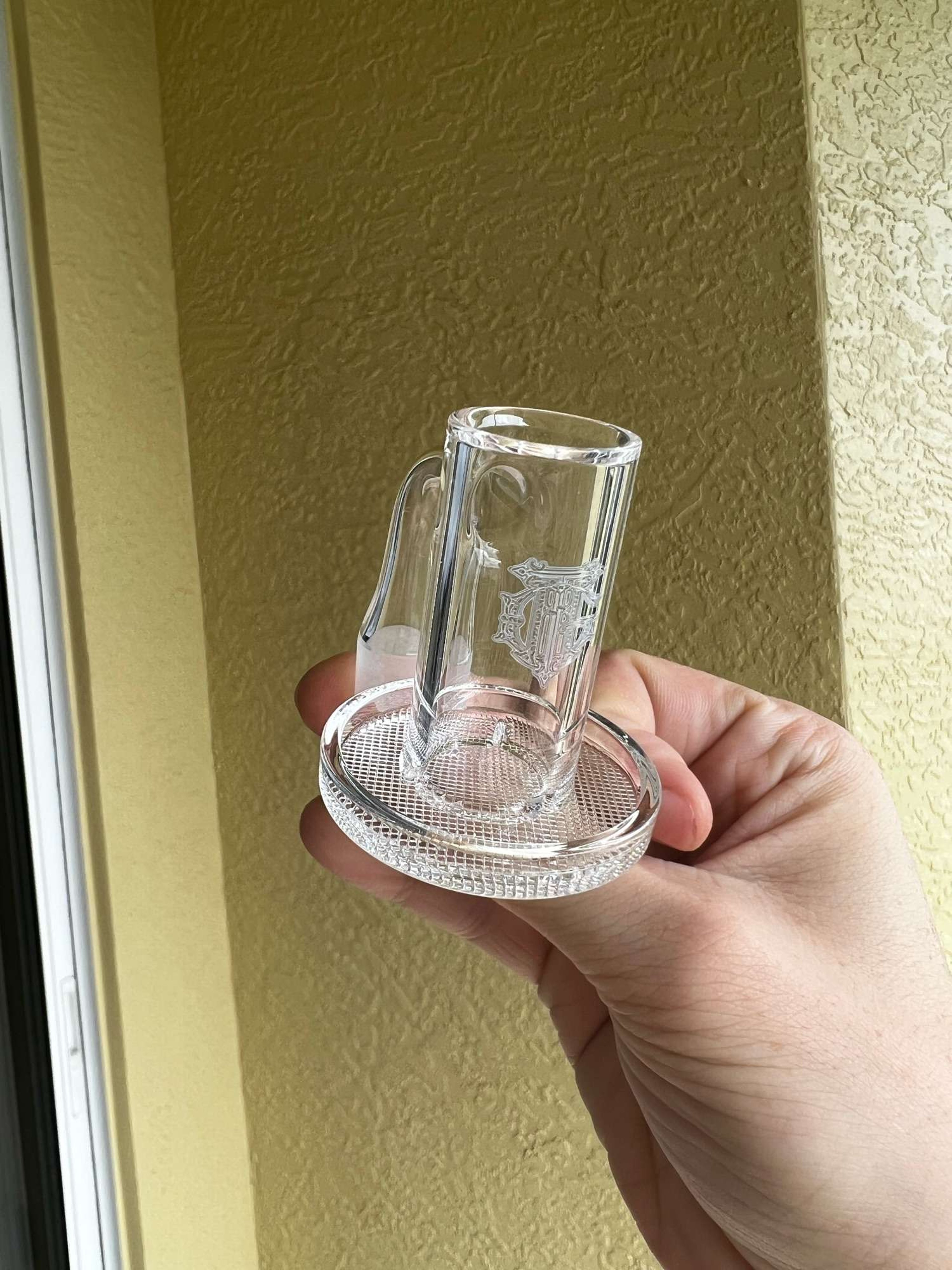 Preview pic of theglasshutt 14mm XL dish charmer