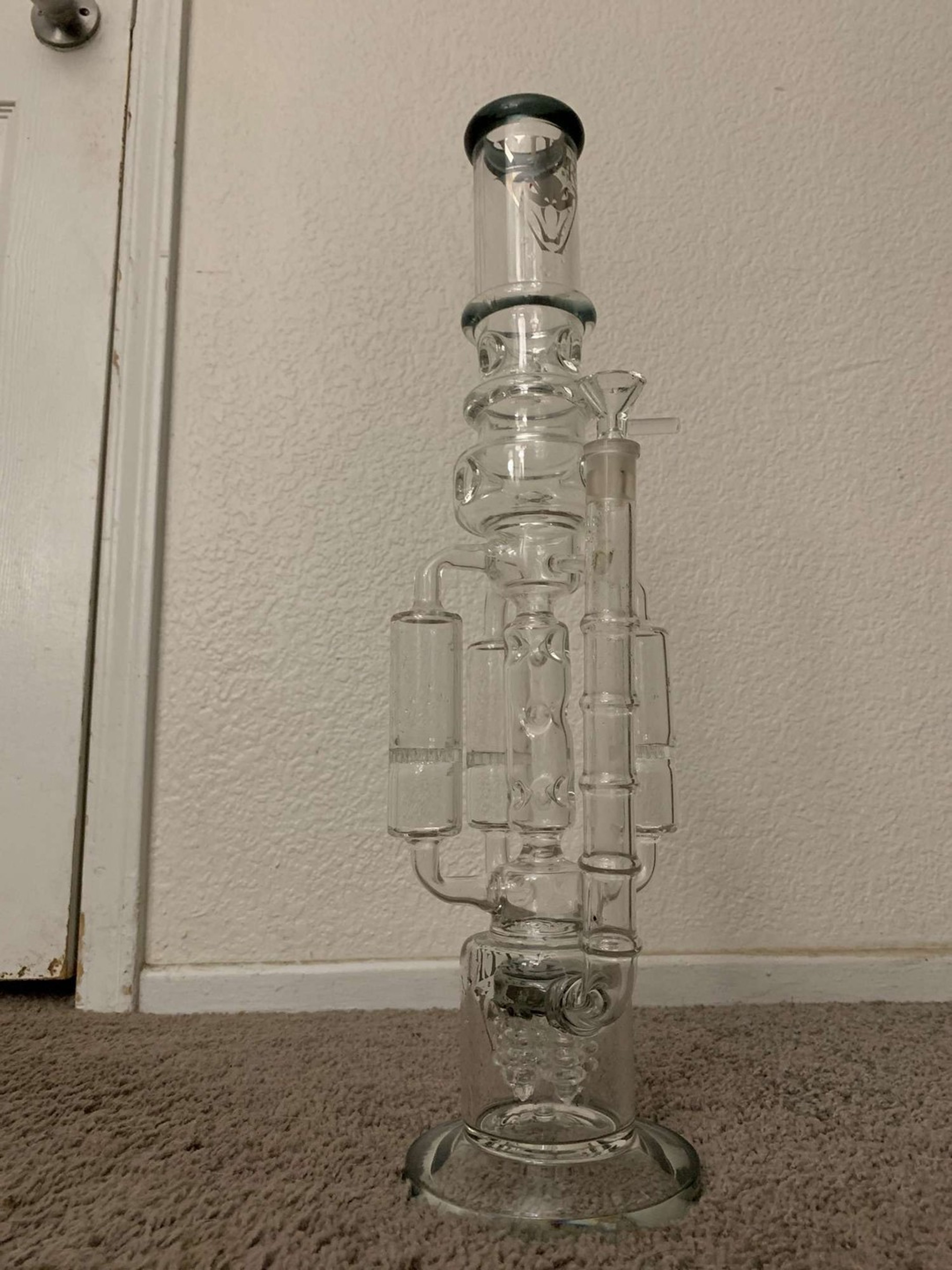 Preview pic of Viper glass 4 perc bong 