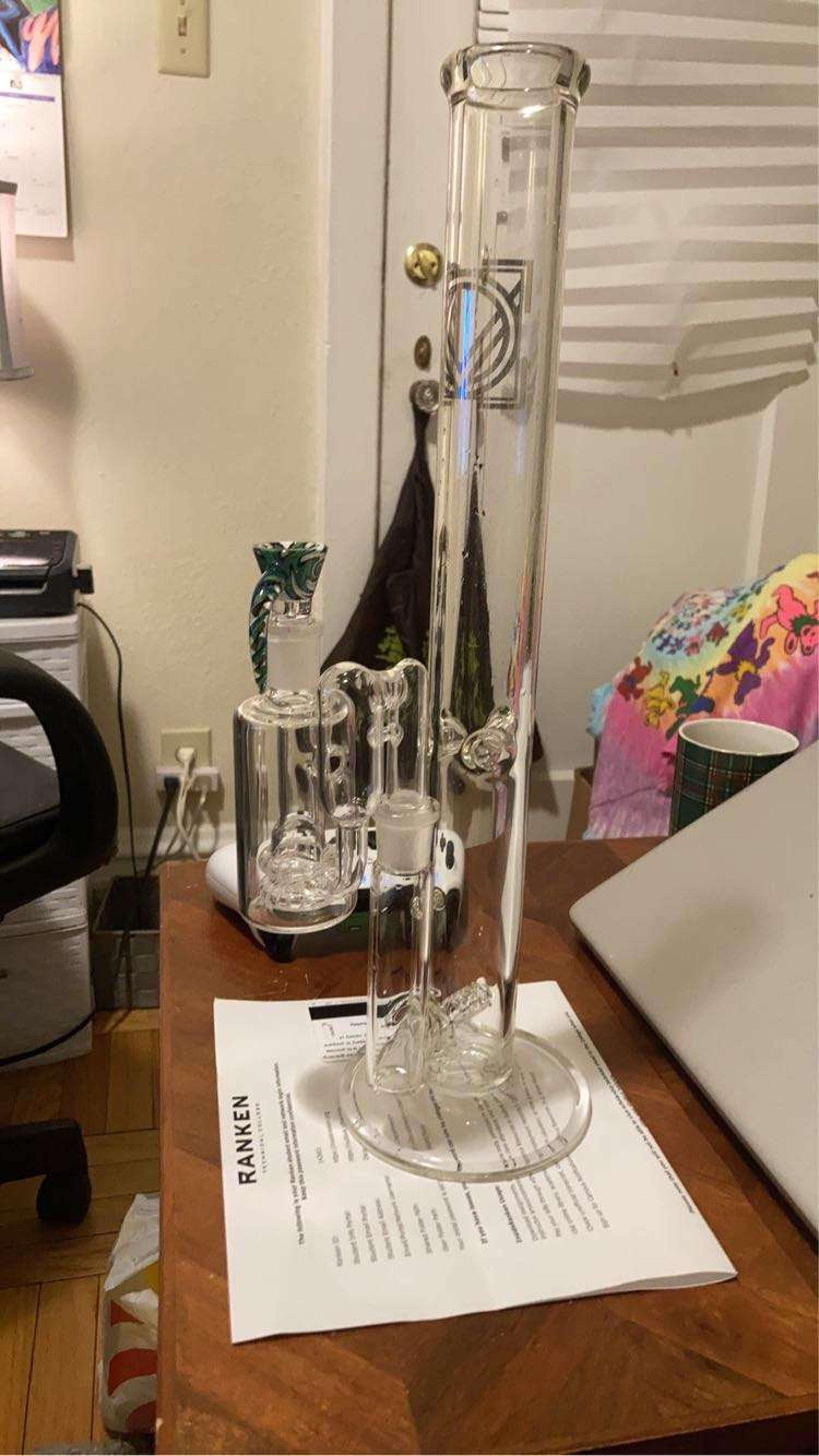 licit glass  image 0