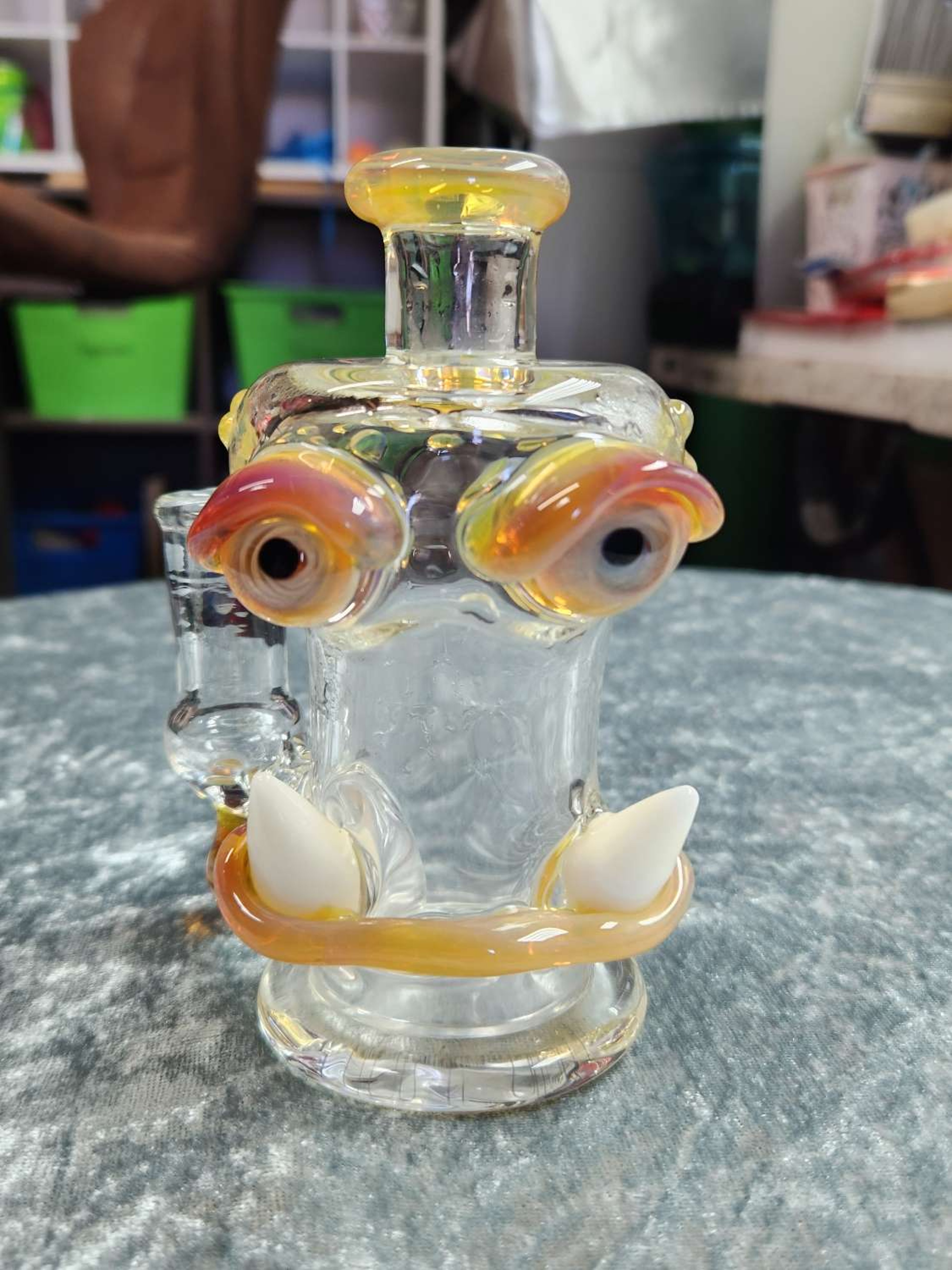 Preview pic of Eyeballglass