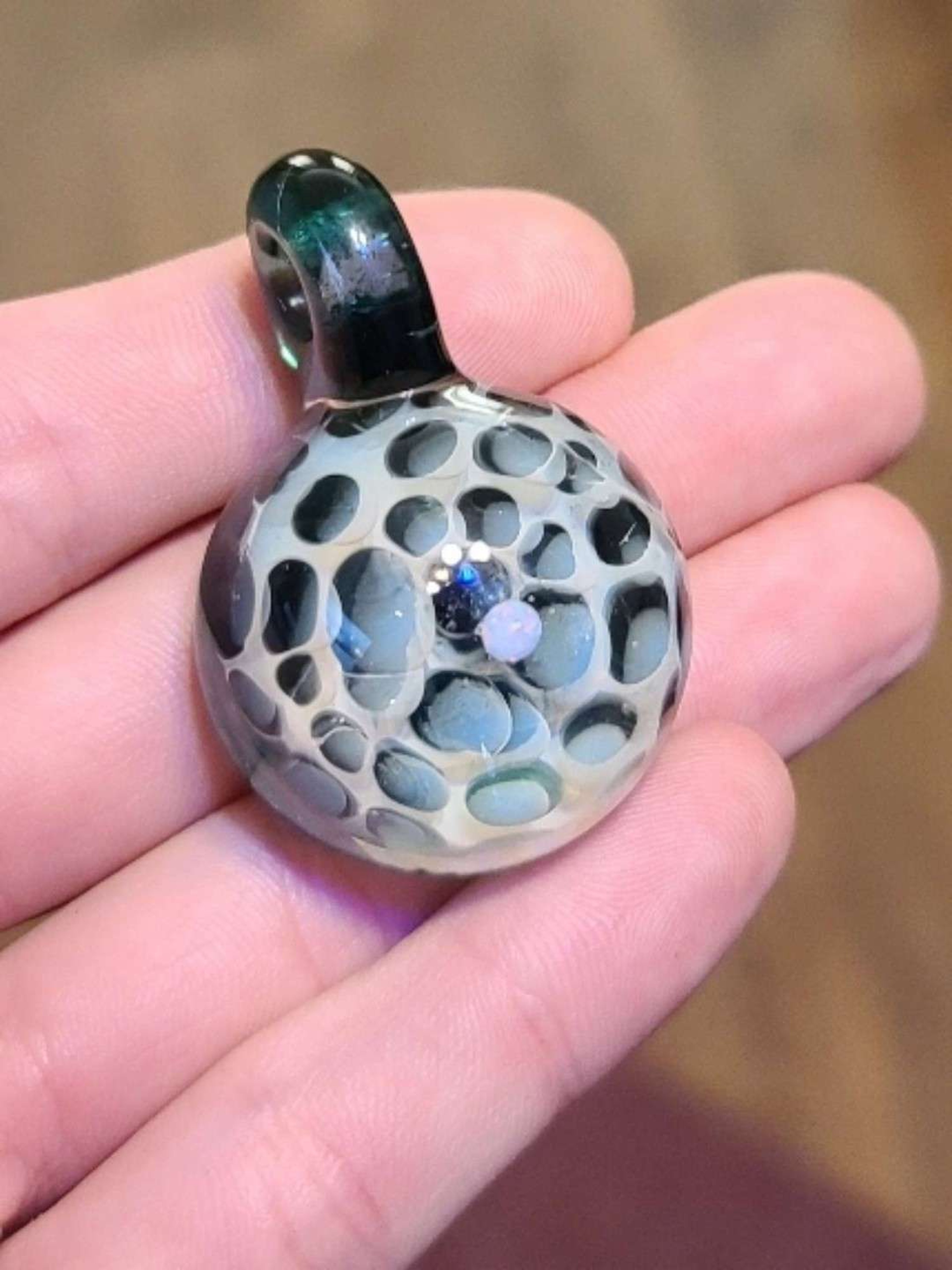 Preview pic of Implosion pendant with opal 