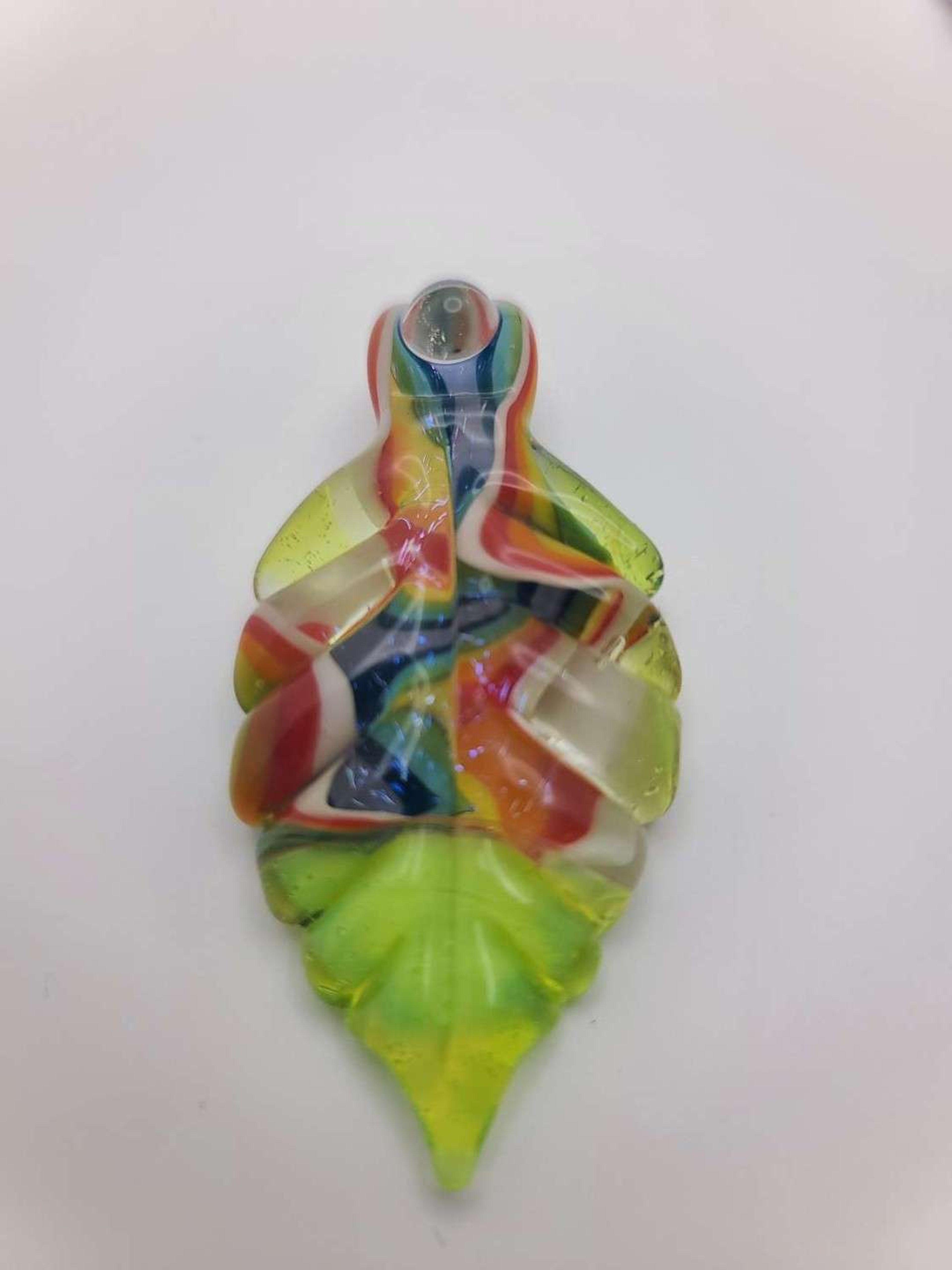 Wig wag leaf pendy image 0