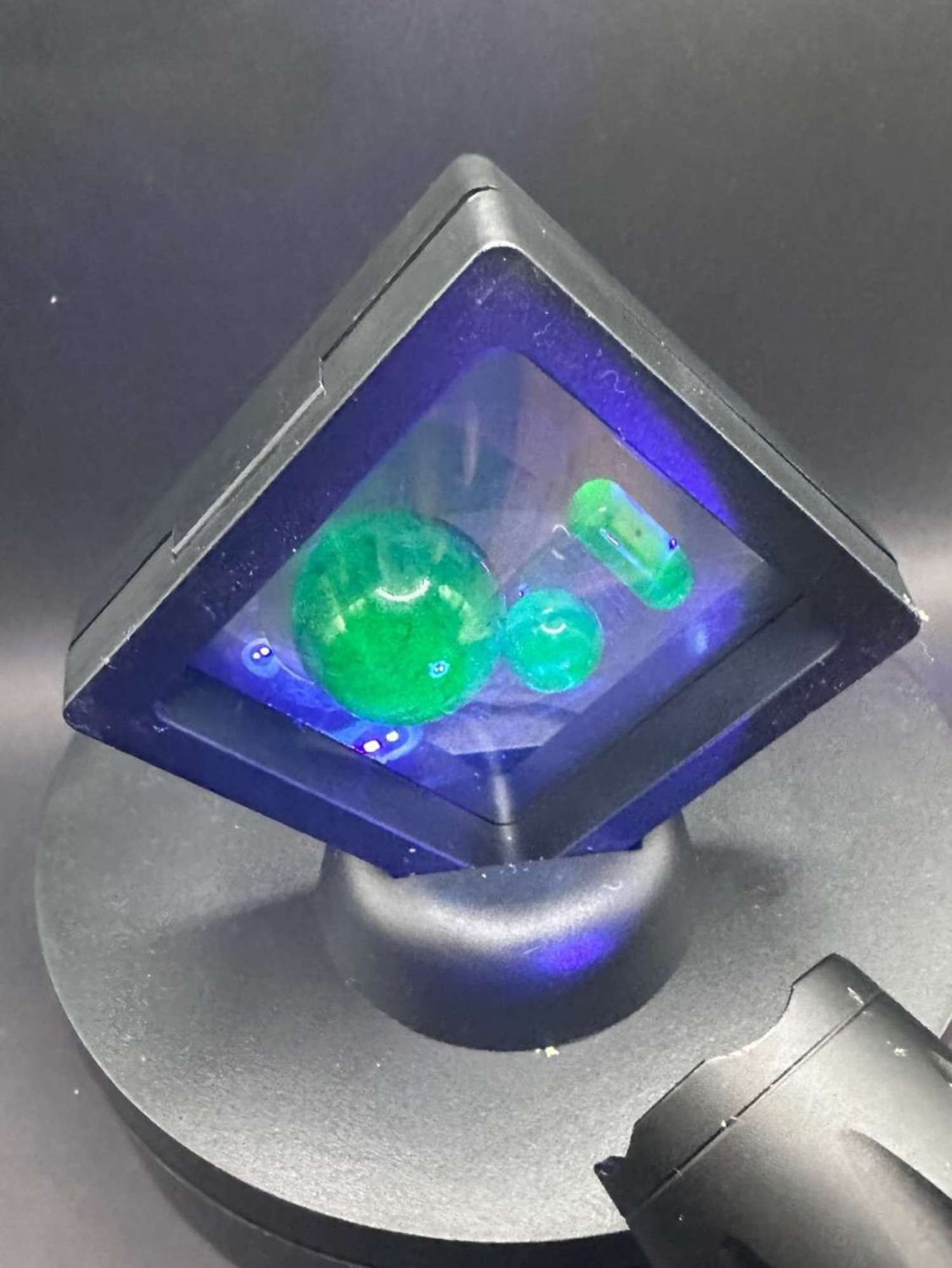 Preview pic of Dayglow 3 piece uv slurper set 