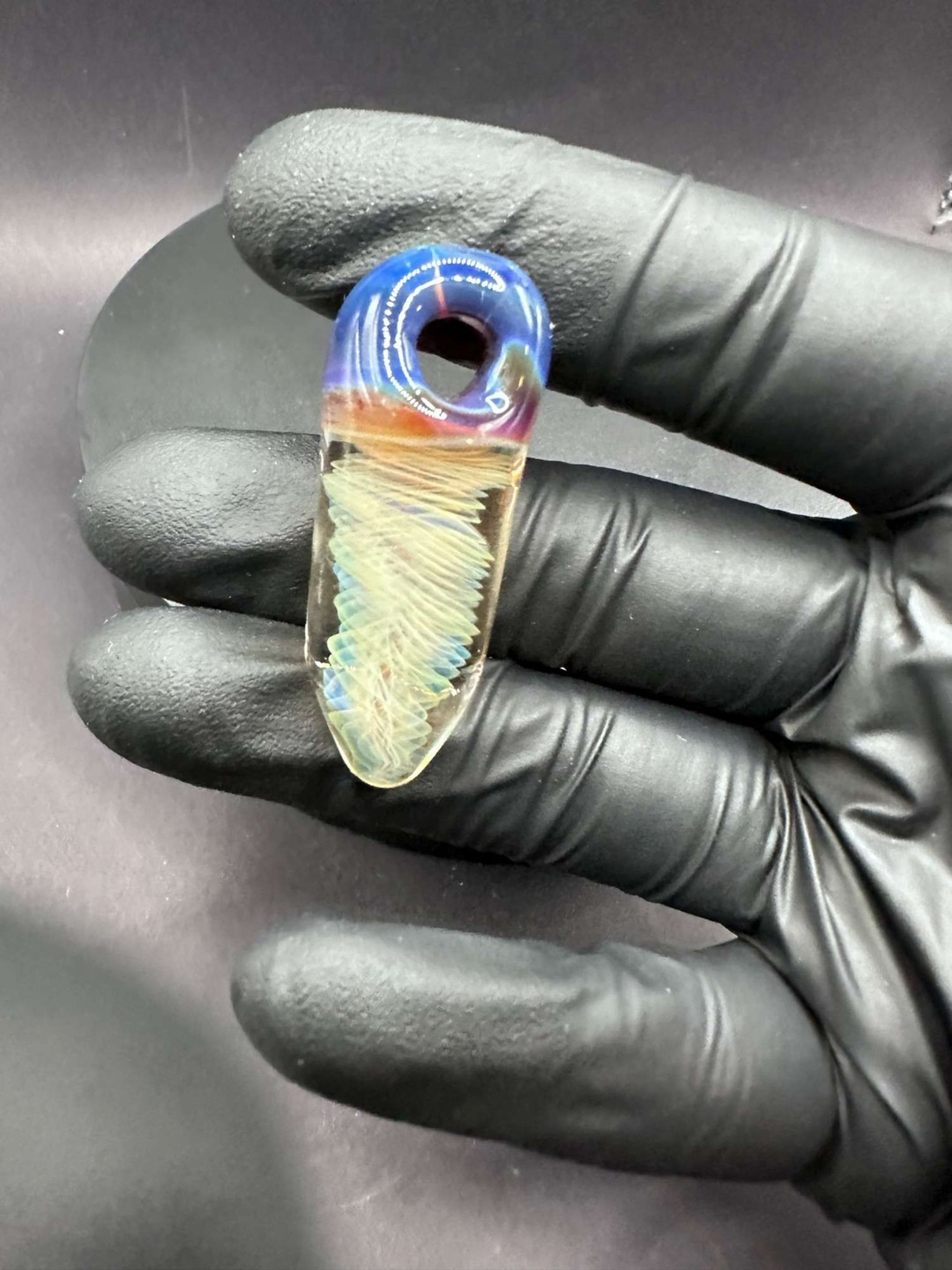 Preview pic of Fume pendy