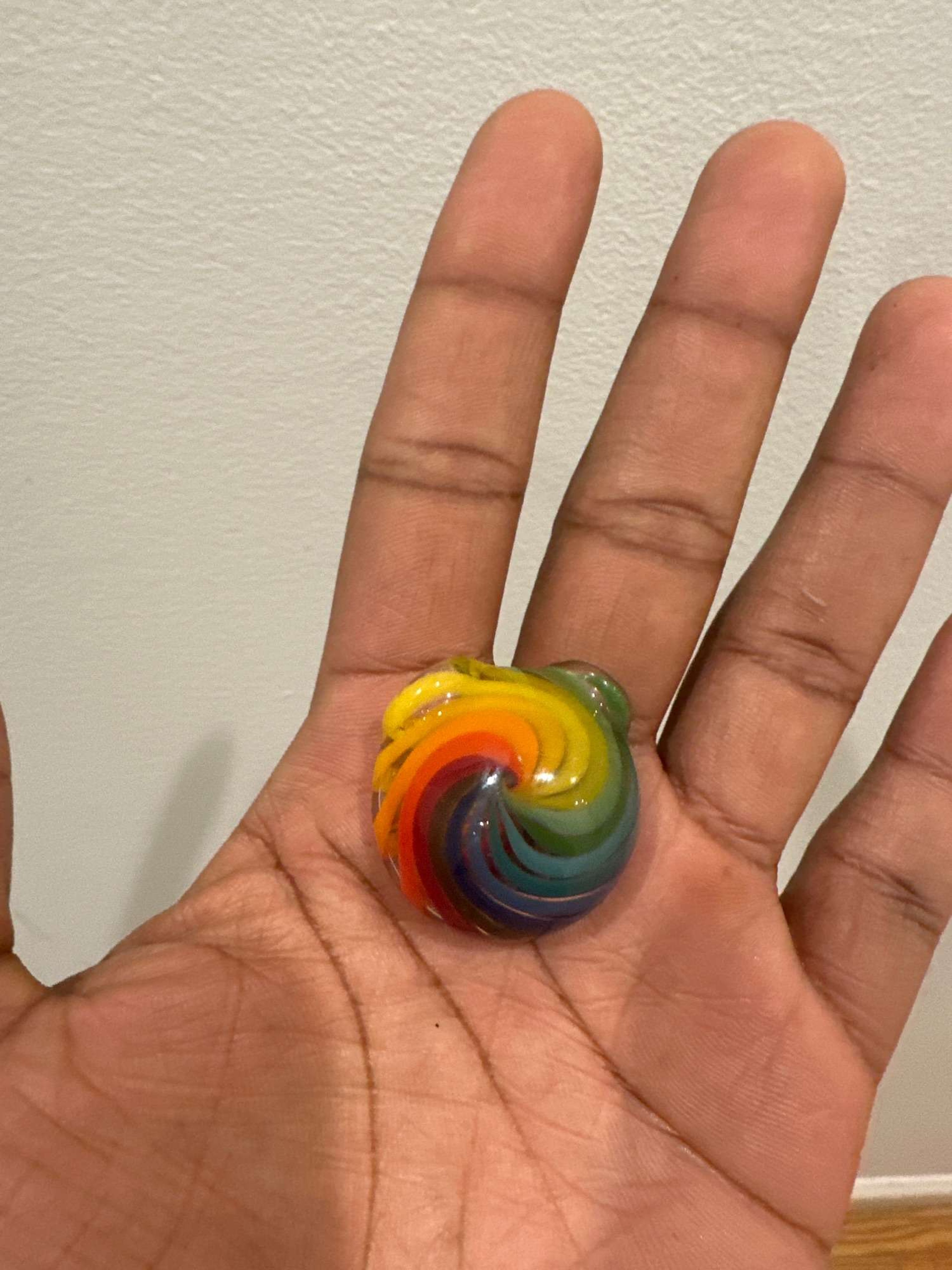 Preview pic of Hollow rainbow pendy