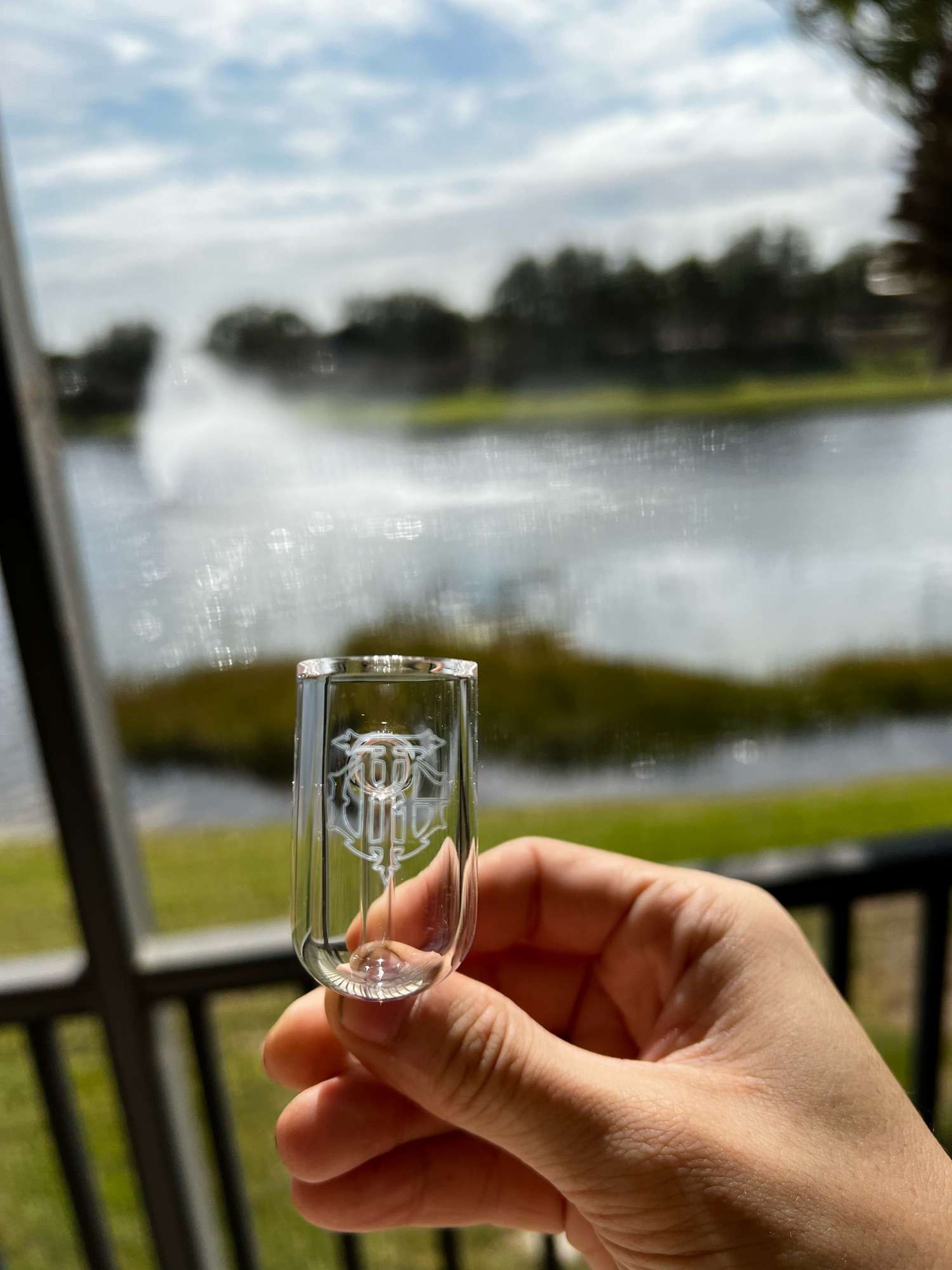 Preview pic of theglasshutt doing bottm banger 