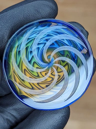 Preview pic of Hefe Glass Fumed Carved Spinner Cap