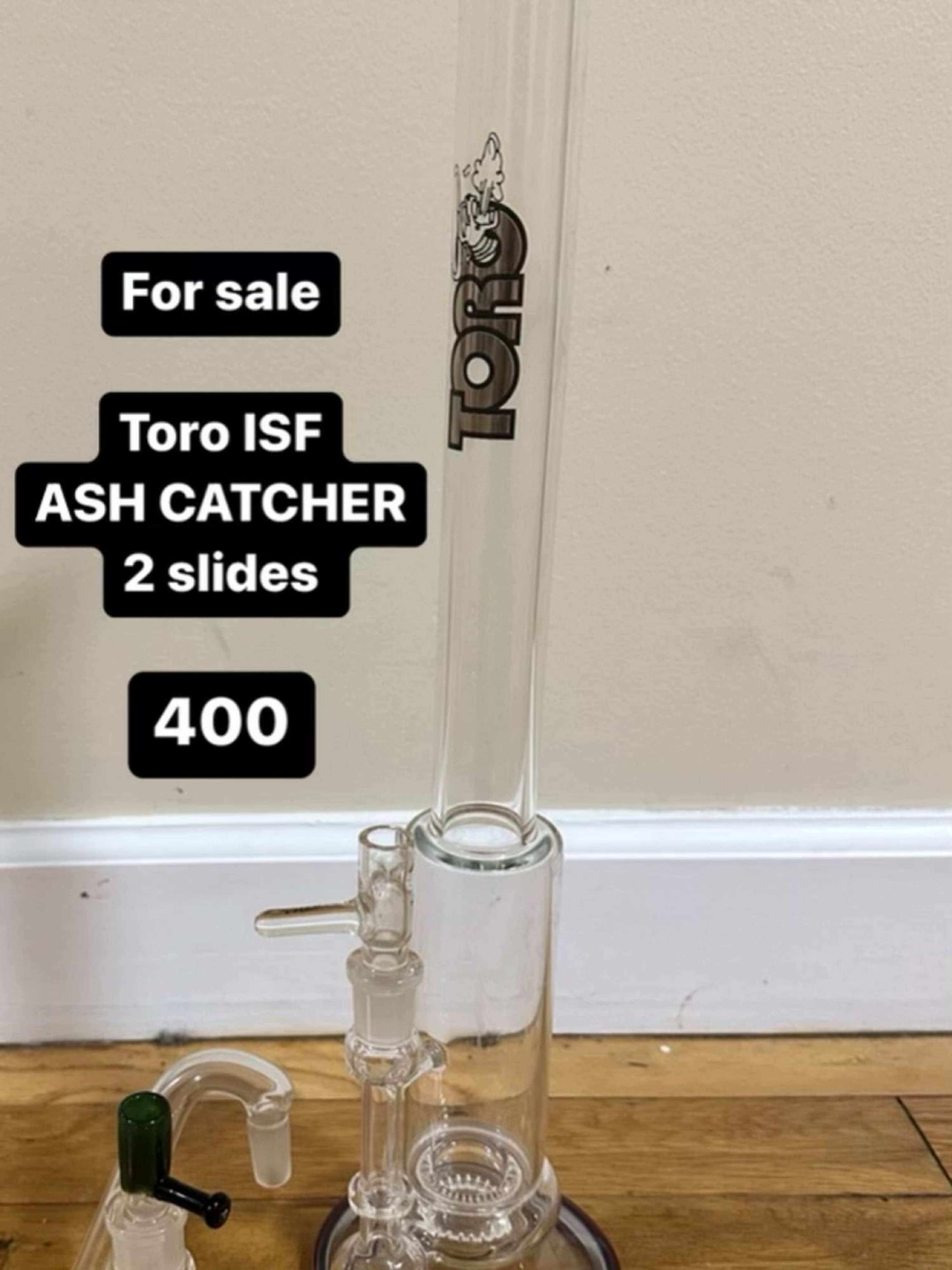 Preview pic of Toro ISF bong with Ash Catcher and 2 slides