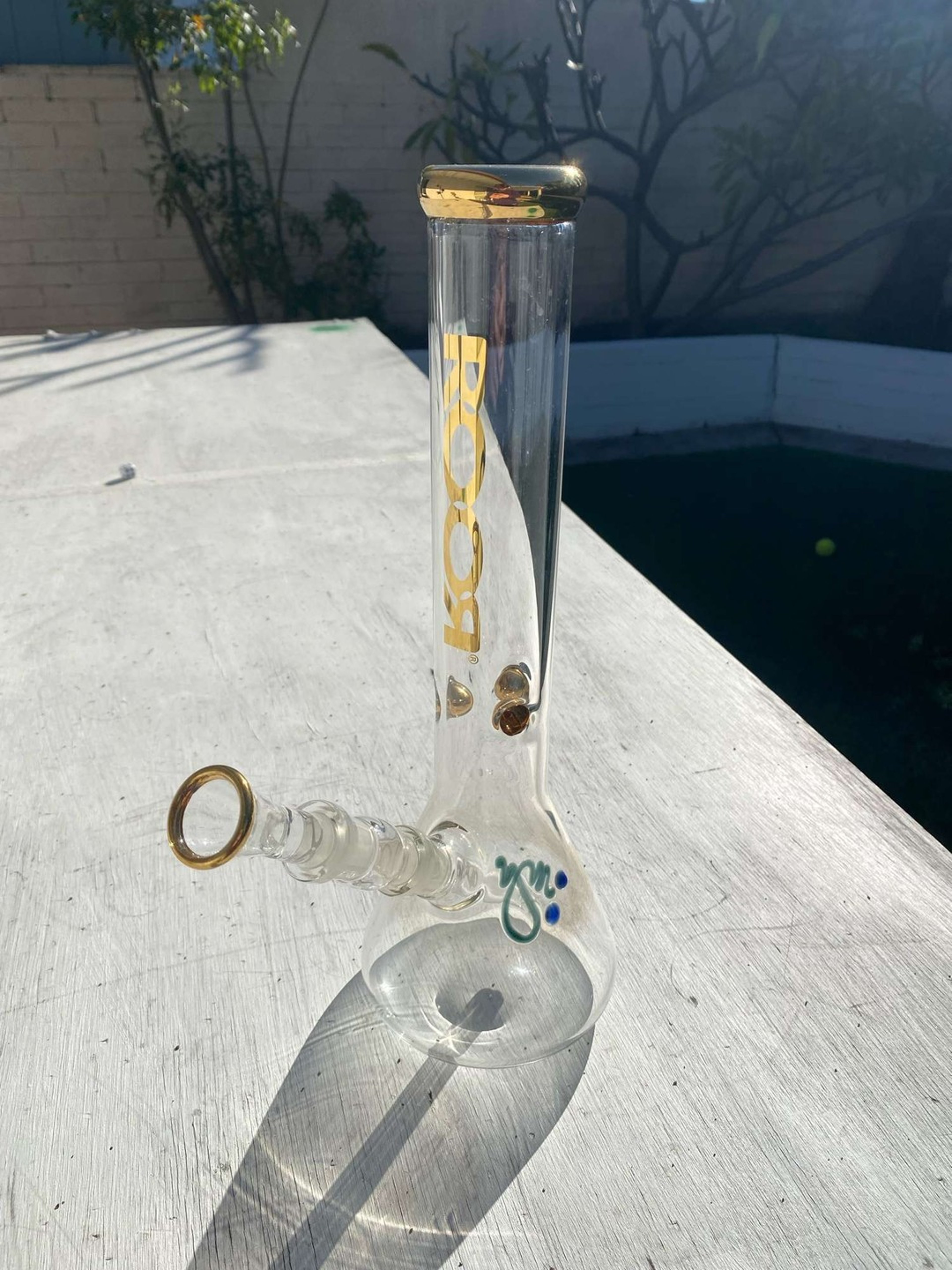 Preview pic of ROOR Beaker gold fume